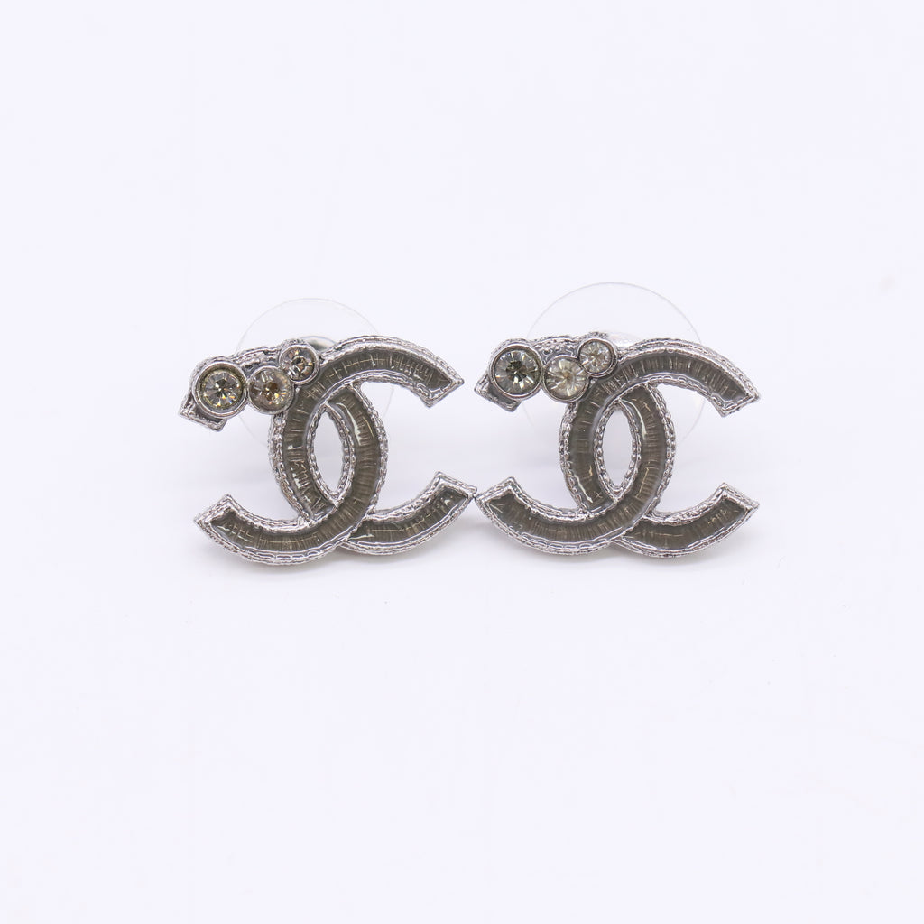 Chanel CC stud earrings W22988