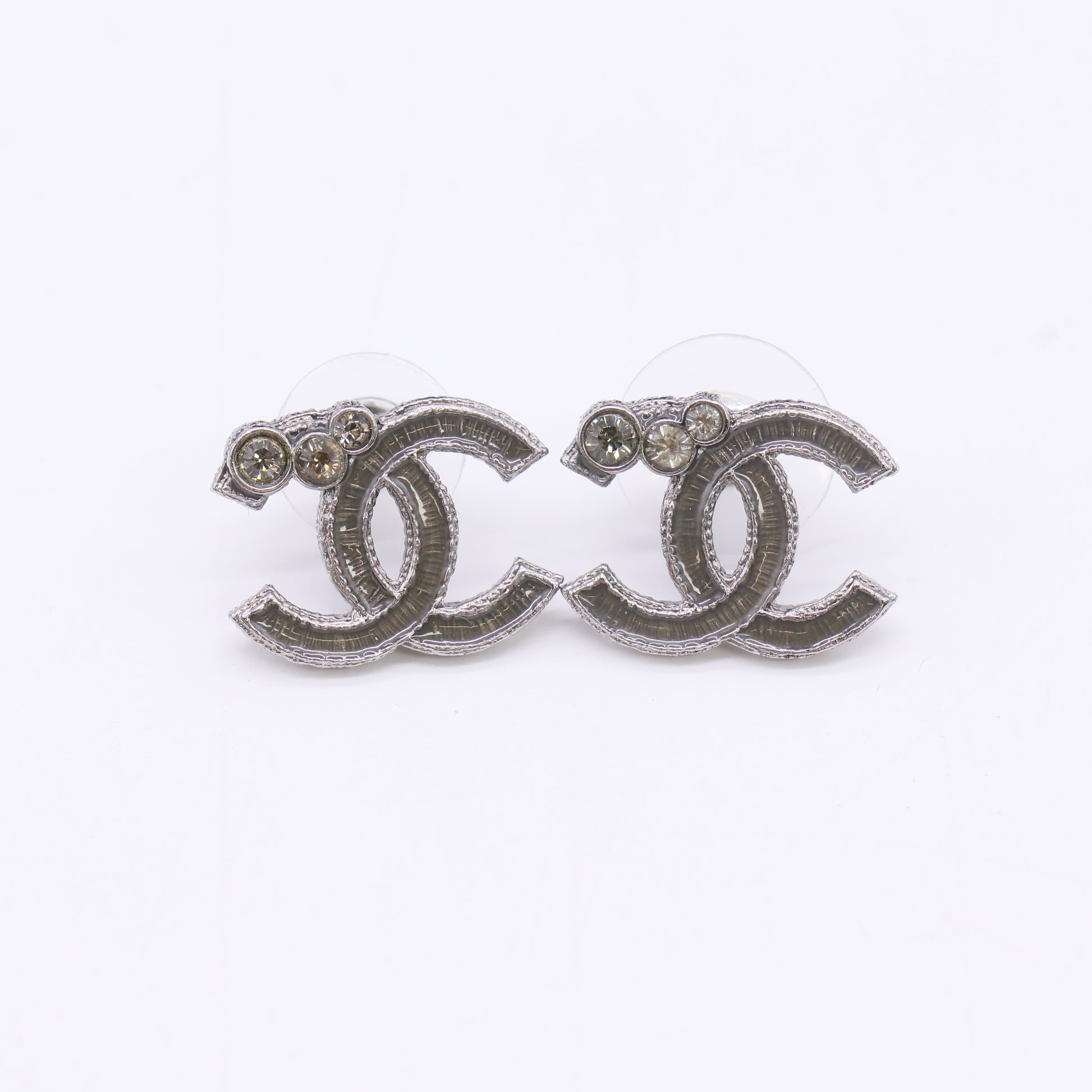 Chanel CC stud earrings W22988