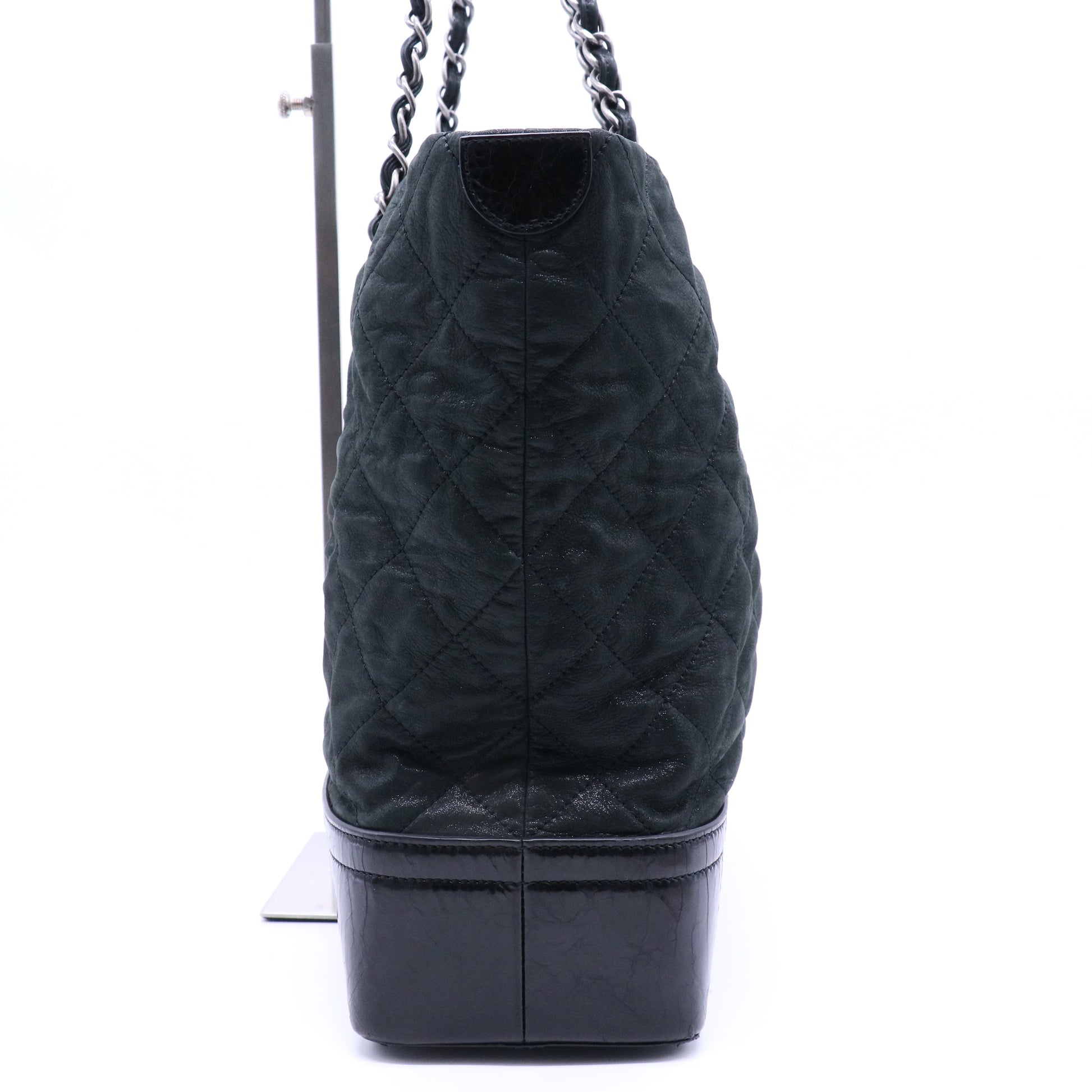 quilted shoulder bag Calfskin black