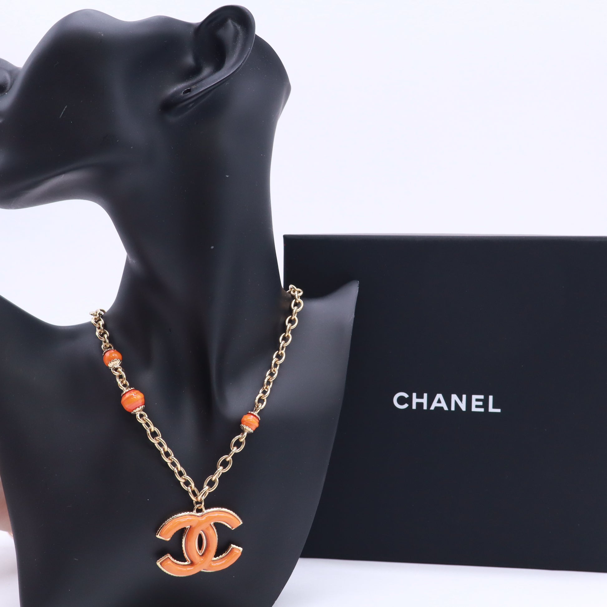 Chanel Metal Enamel Quilted CC Chain Necklace Pendant twins LDJ5403