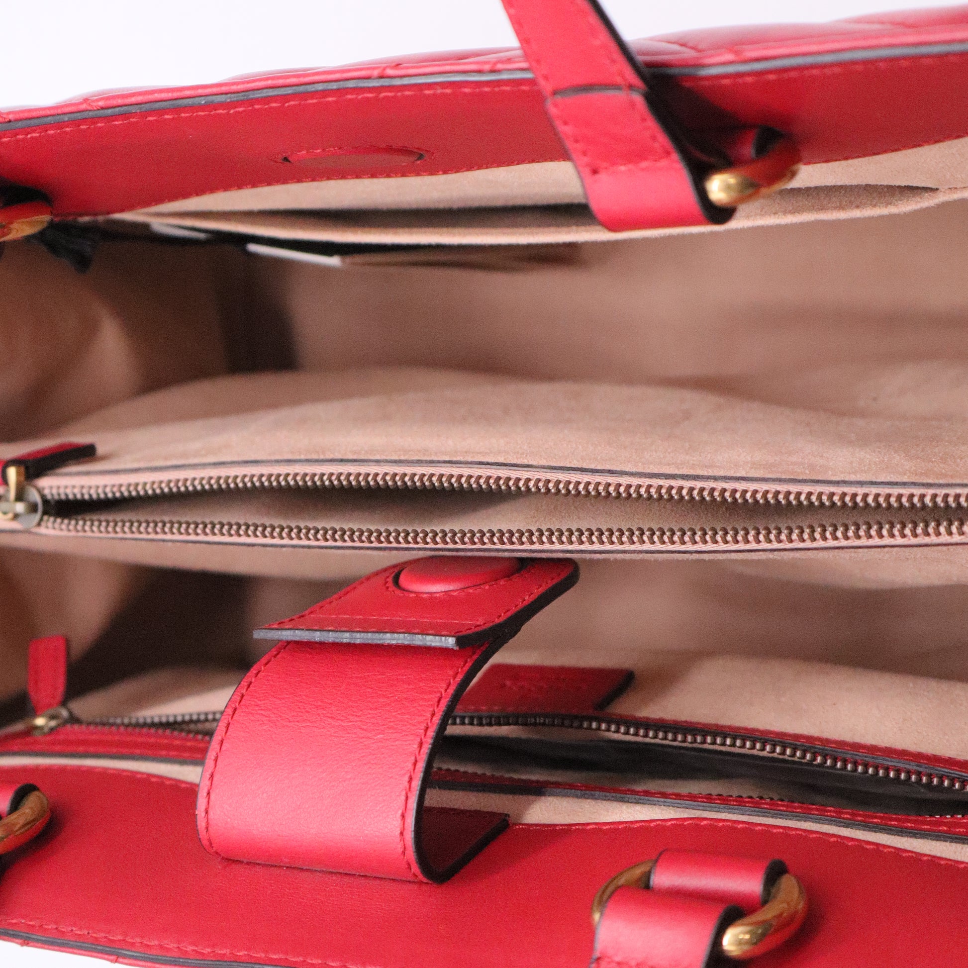 Calfskin Matelasse Medium GG Marmont Tote