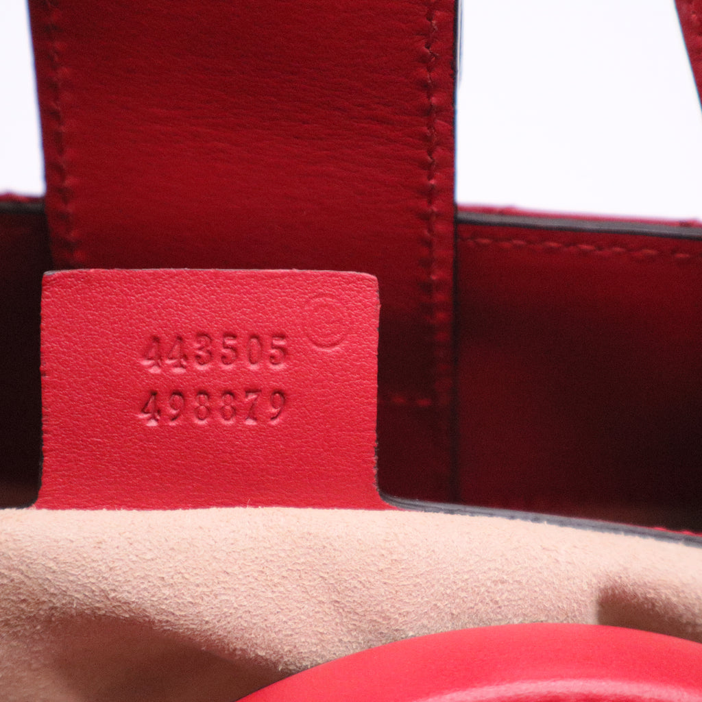 Calfskin Matelasse Medium GG Marmont Tote