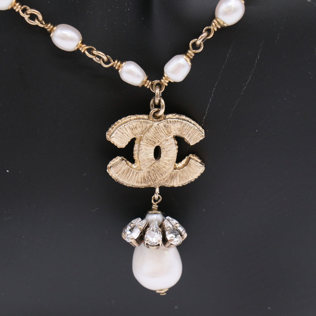 Chanel Goldtone Chain and Faux Pearl CC Drop Necklace twins LDJ4908