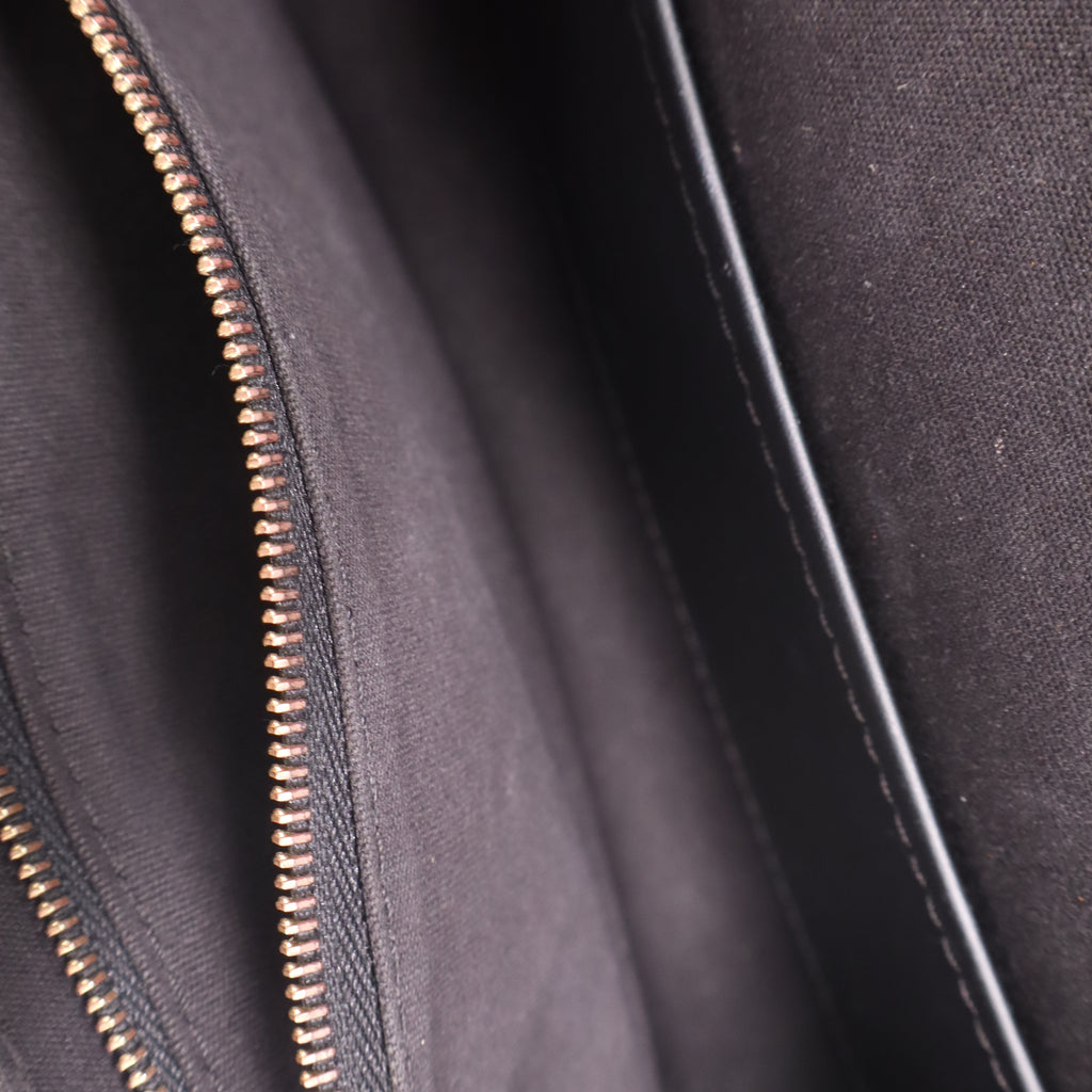 Louis Vuitton
Black Patent Leather Chain Louise MM Bag twins B23127