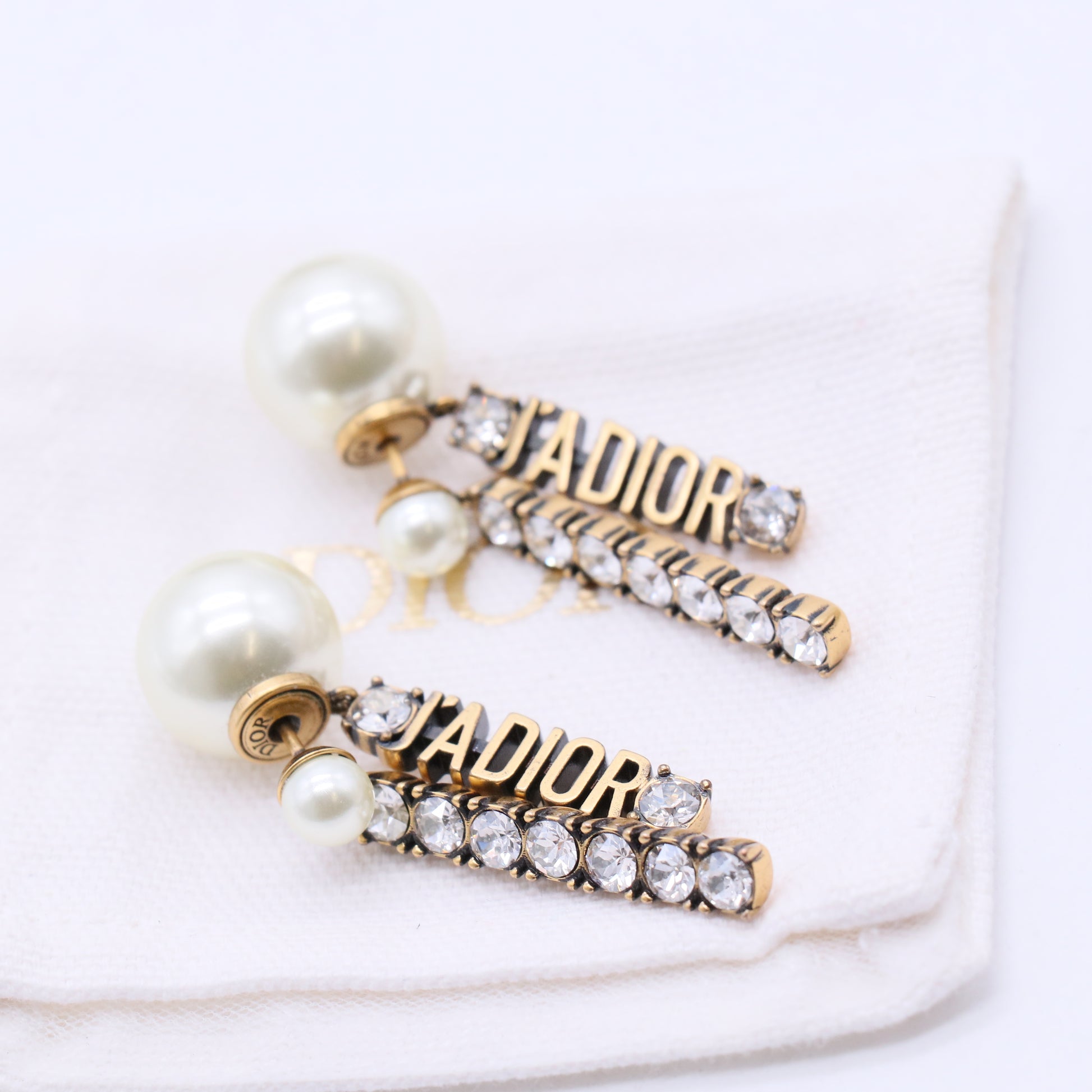 J'ADIOR Tribal Earrings Drop Line Stone Metal Resin White Pearl