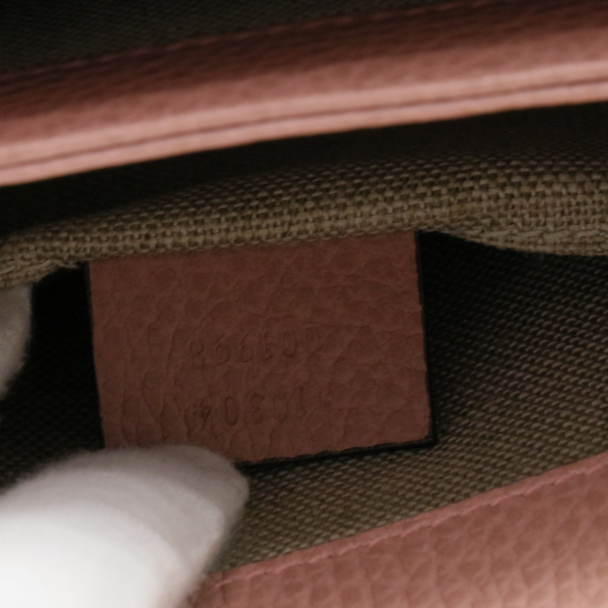 Interlocking Shoulder Bag Leather Small