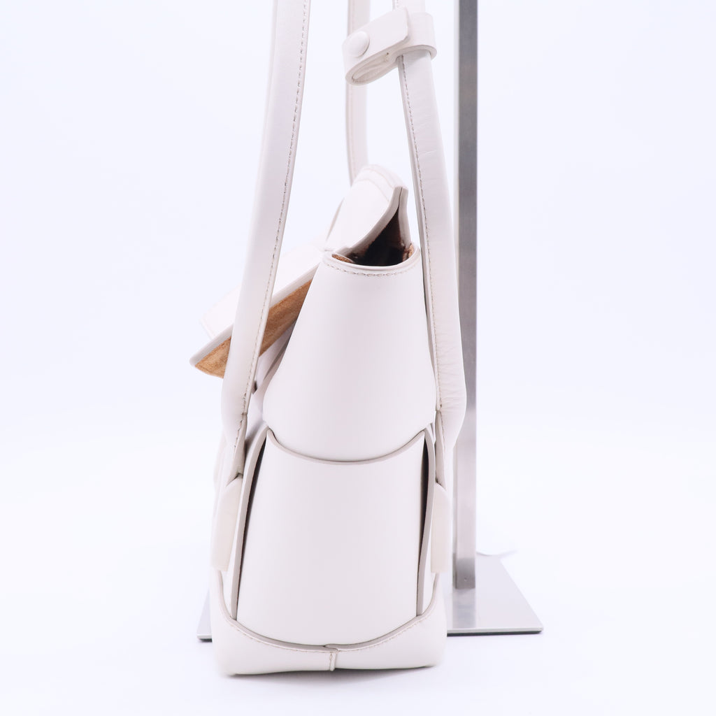 French Calfskin Maxi Intrecciato Small Arco Bianco B20099