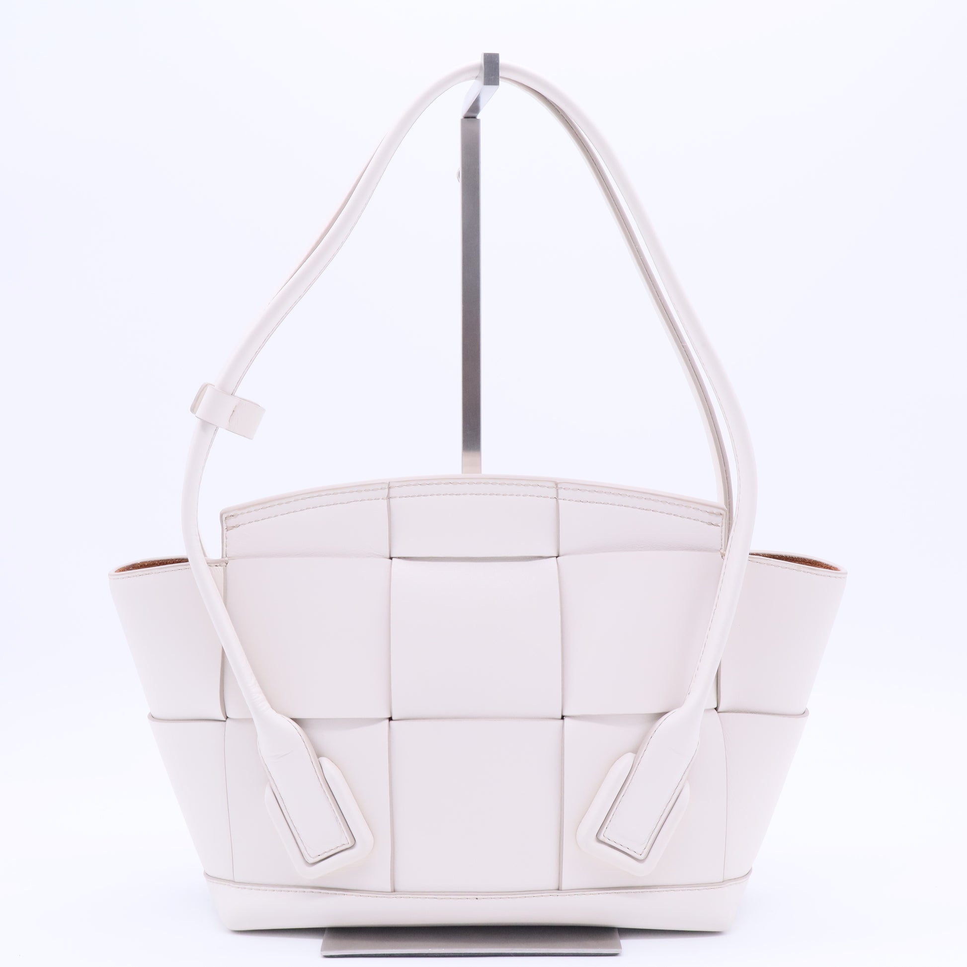 French Calfskin Maxi Intrecciato Small Arco Bianco B20099