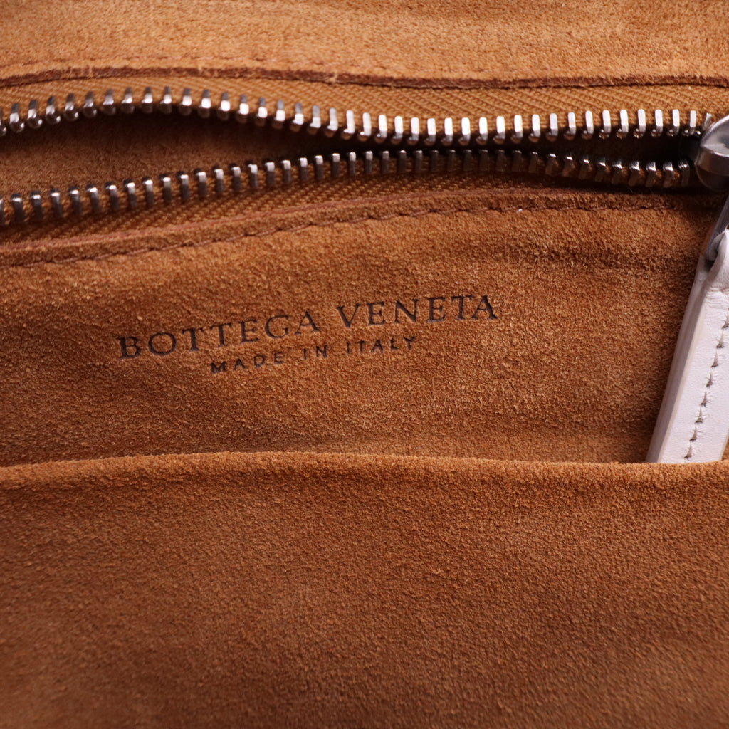 French Calfskin Maxi Intrecciato Small Arco Bianco B20099