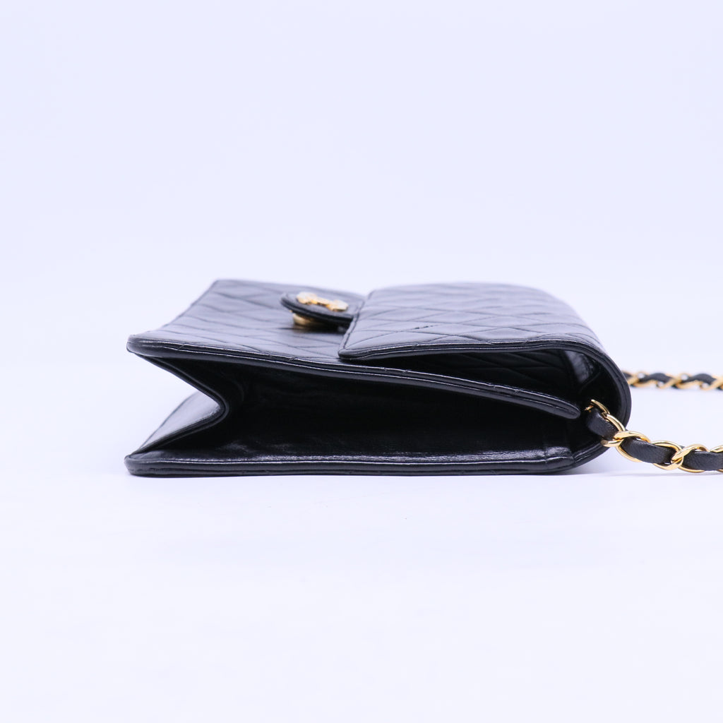 Leather Vintage Push Lock Straight Flap B20694