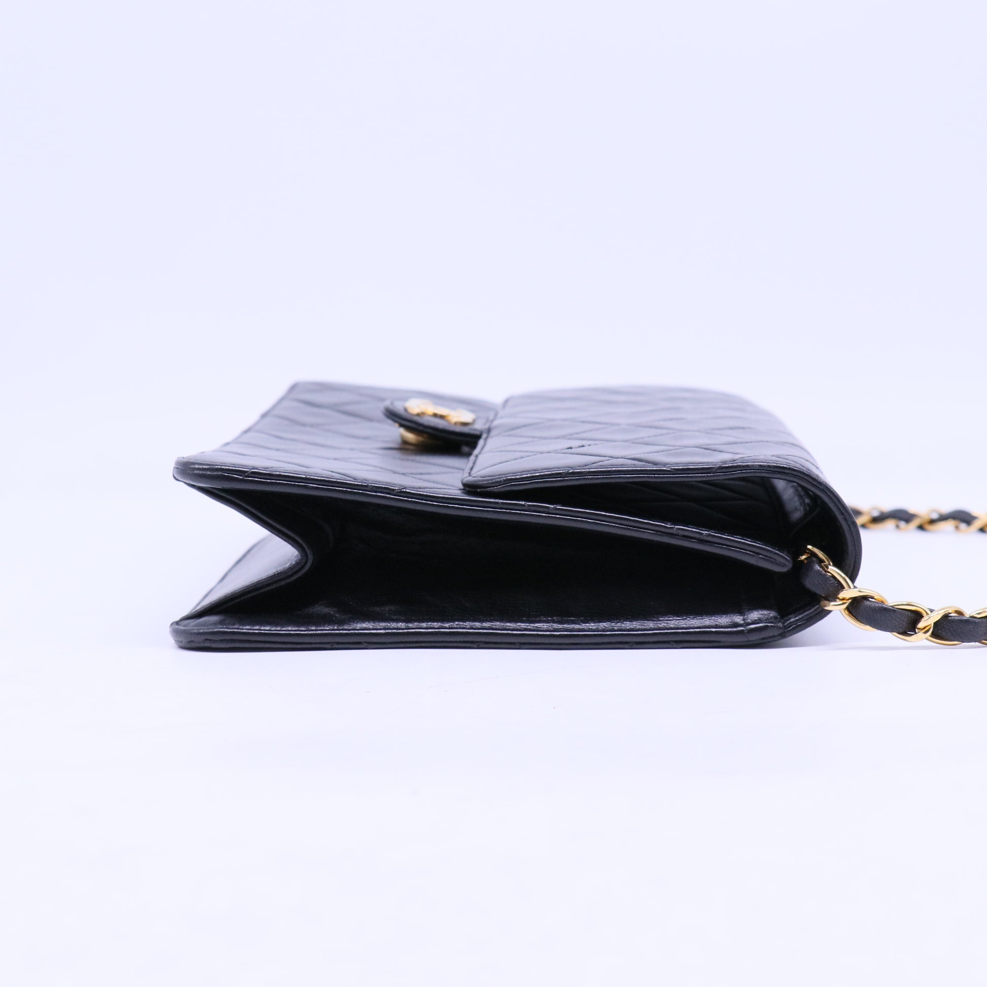 Leather Vintage Push Lock Straight Flap B20694