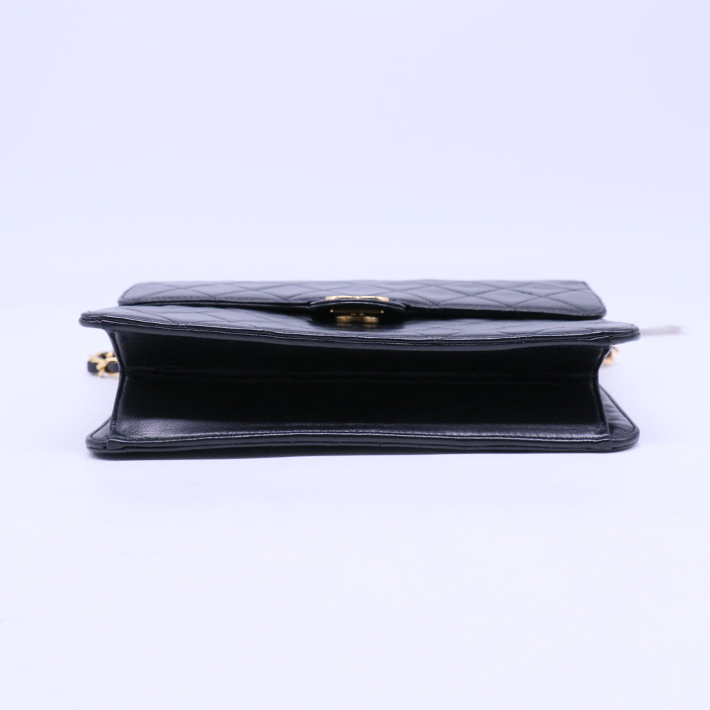 Leather Vintage Push Lock Straight Flap B20694