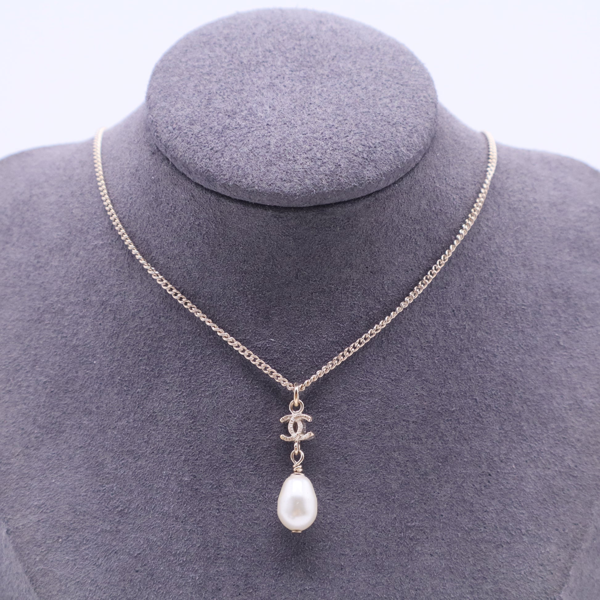 CC Faux Pearl Gold Tone Pendant Necklace W20107