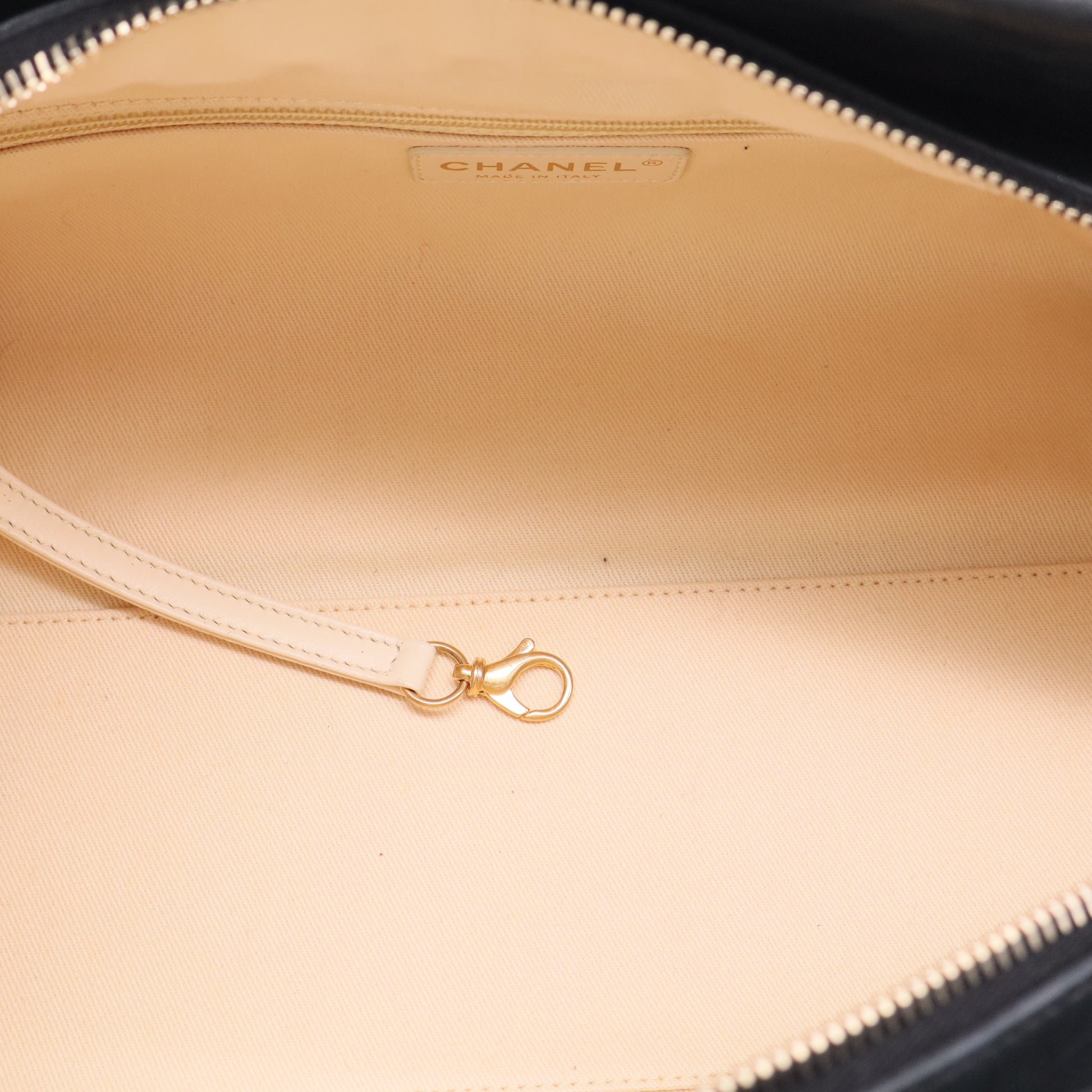 Chic Quilt Bowling Bag Quilted Iridescent Calfskin Medium Twins