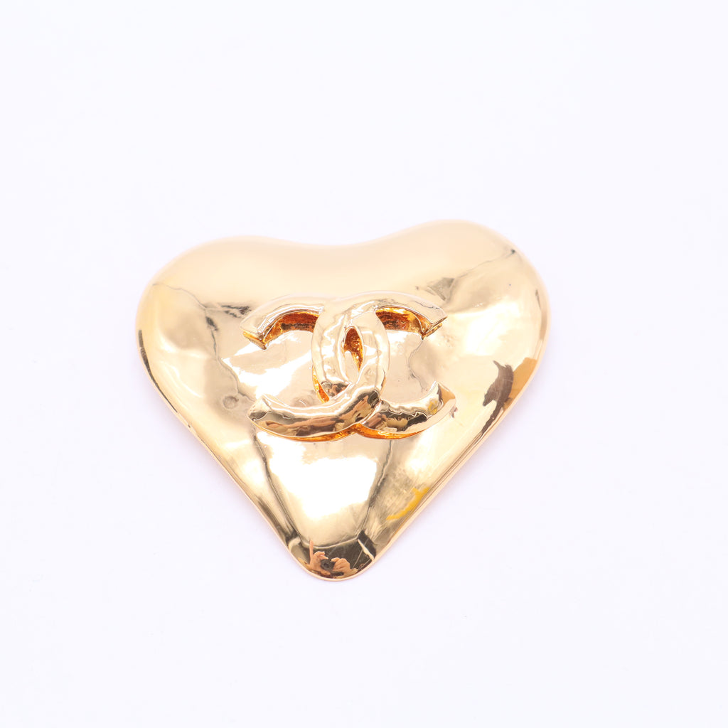 Chanel Gold heart-shaped brooch W20197