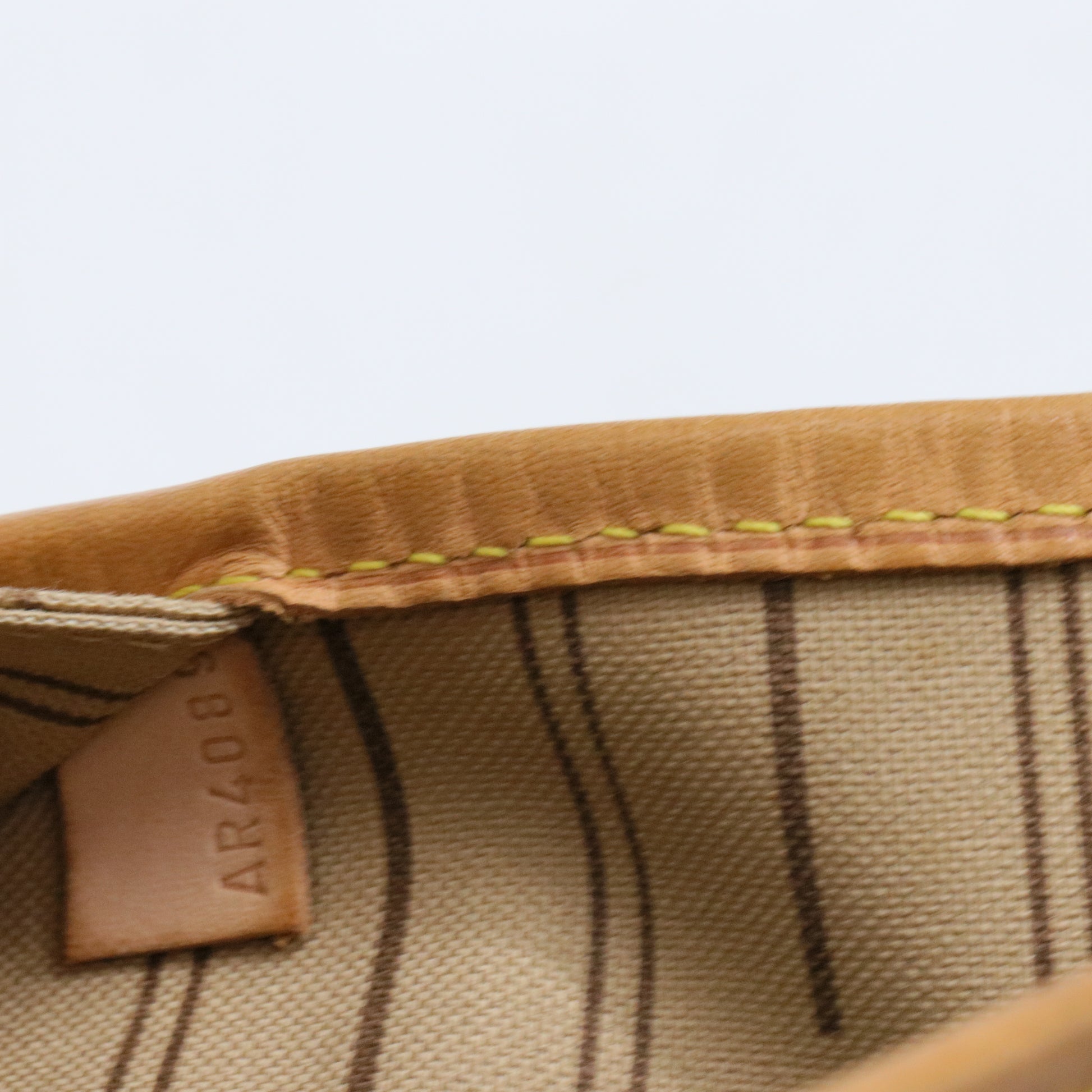Neverfull Tote Monogram Canvas MM