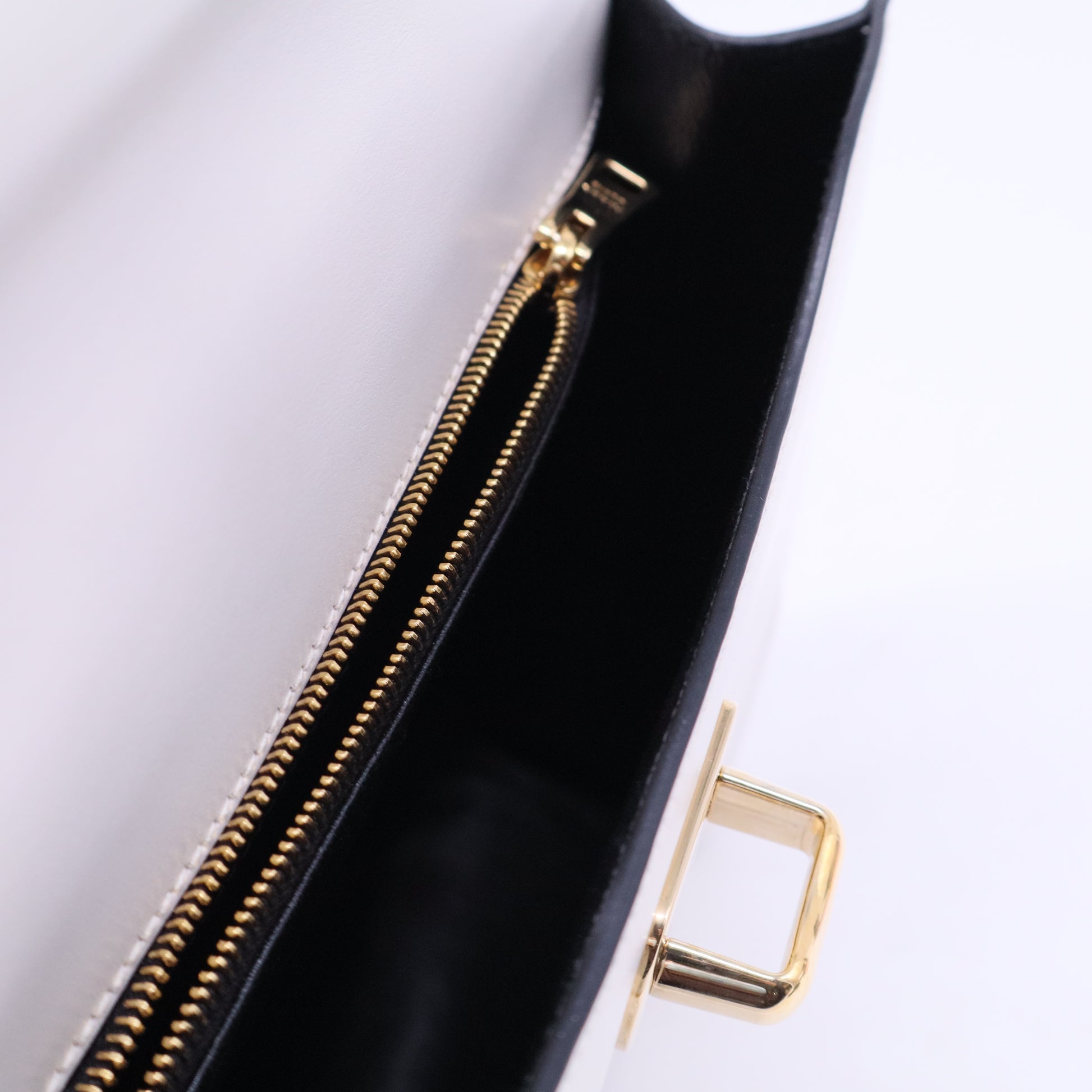 City Calf Leather Belle B20454