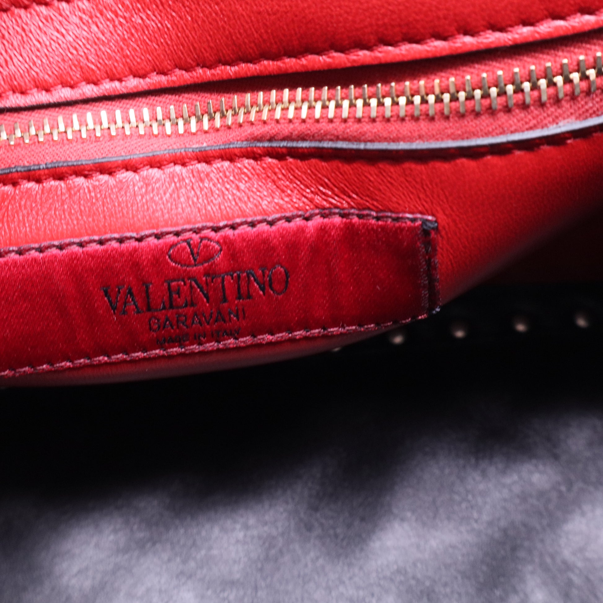 Valentino Garavani Valentino Velvet Rockstud Spike Up Shoulder Bag Black B20203