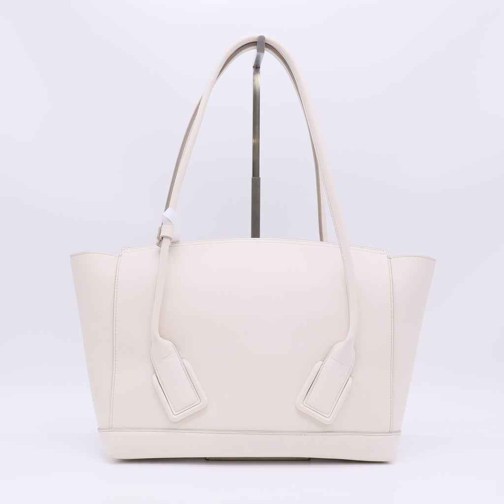 Bottega Veneta Grainy Calfskin Medium Arco Plaster B23919