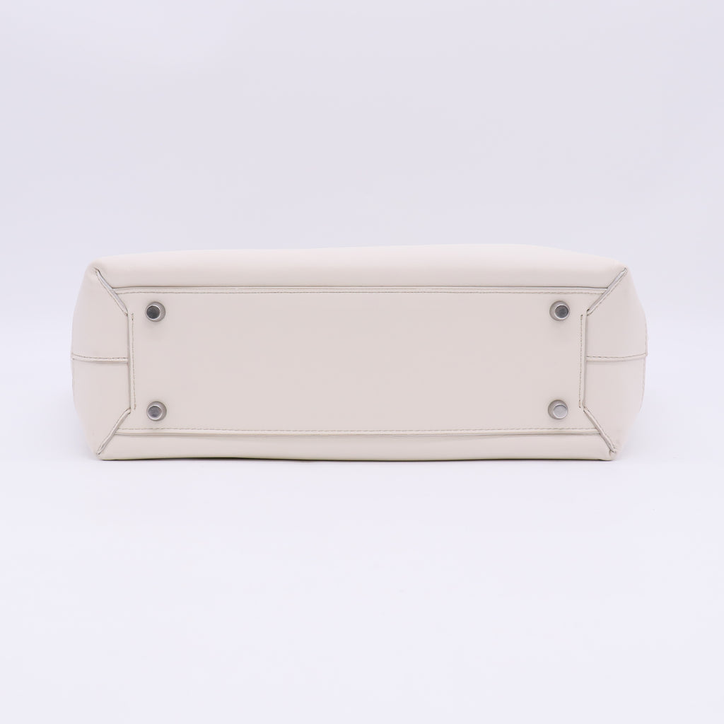 Bottega Veneta Grainy Calfskin Medium Arco Plaster B23919