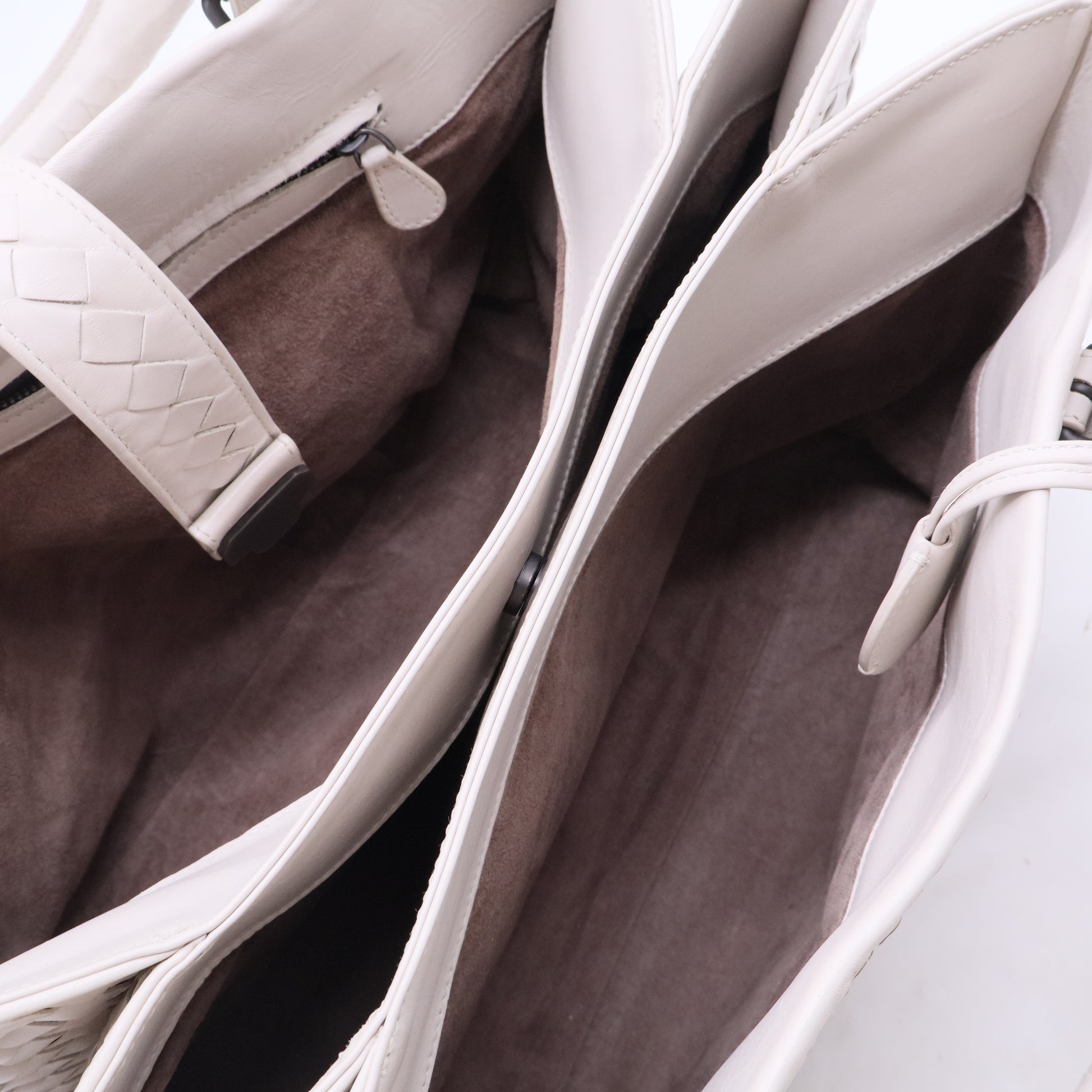 Roma Tote Off White Bag Locker has the key B20109