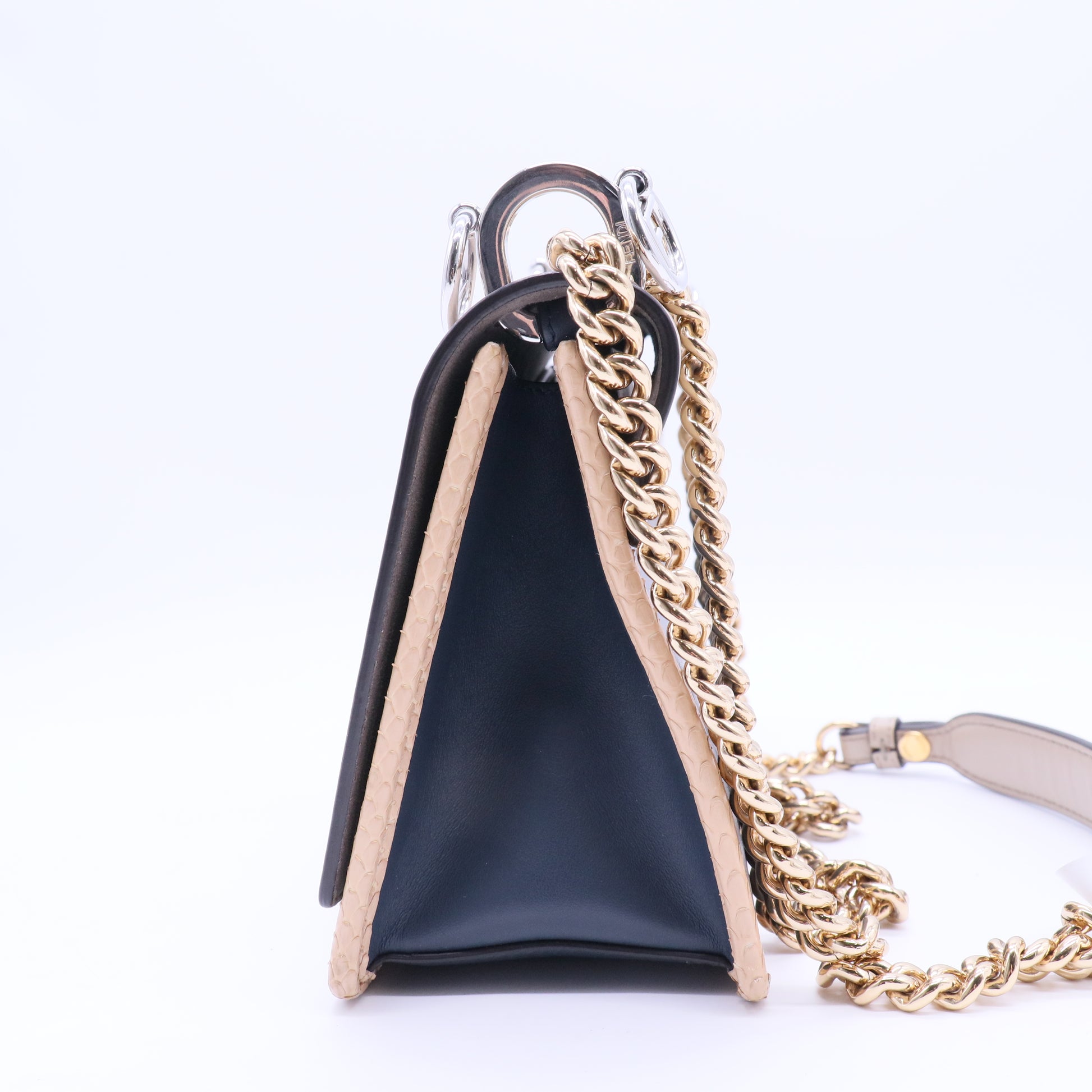 Kan I F Shoulder Bag Leather Medium