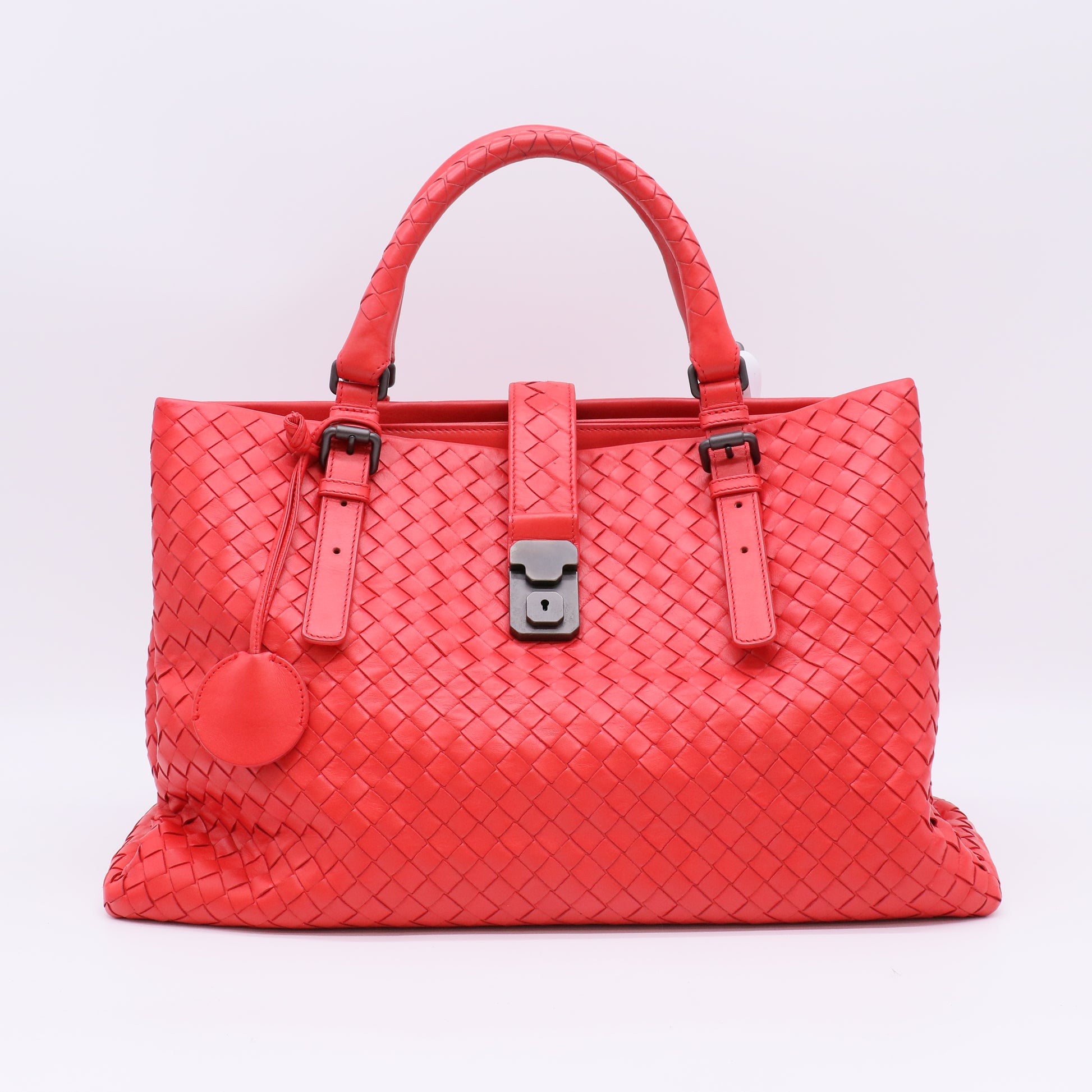 2012-2026 Medium Nappa Intrecciato Roma tote bag B23059