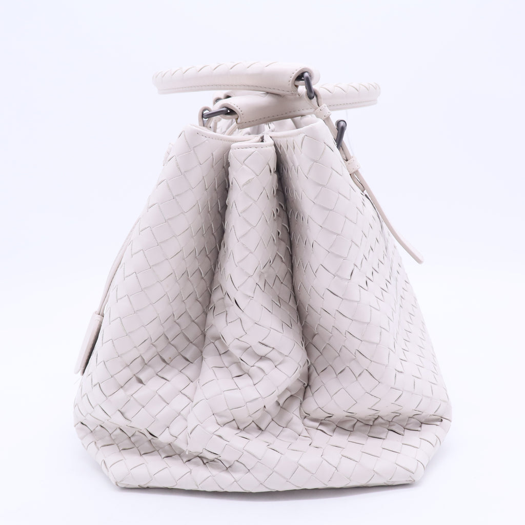 Roma Tote Off White Bag Locker has the key B20109
