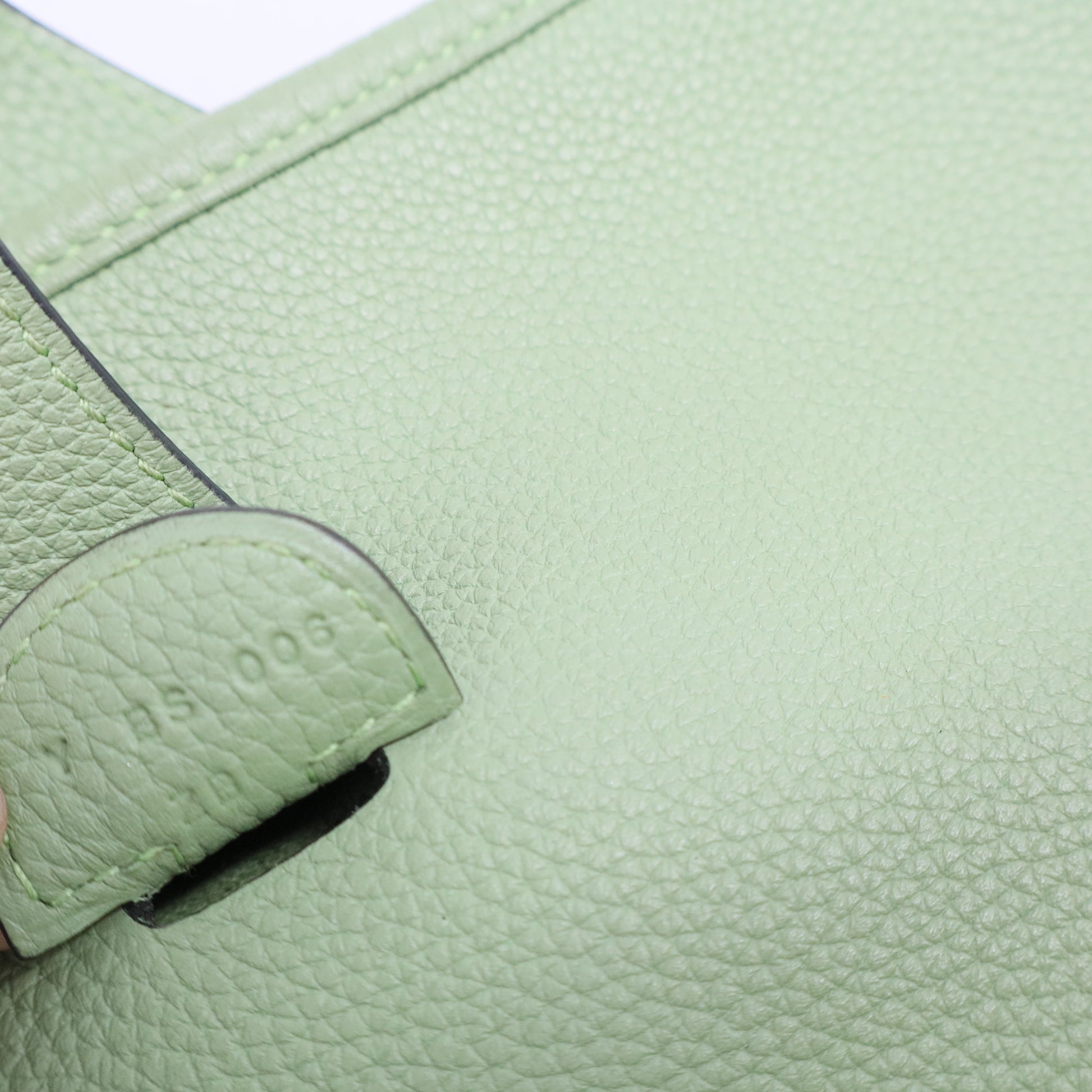 Taurillon Maurice Evelyne TPM Vert Criquet B20684
