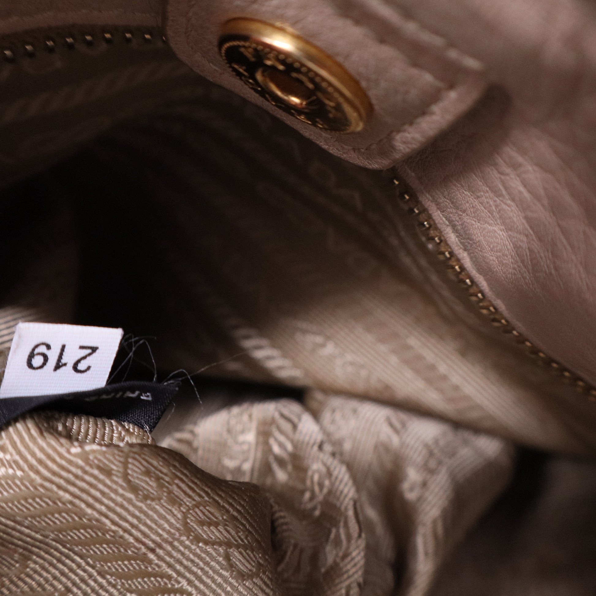 Beige Vitello Daino Leather Side Zip Tote B20742