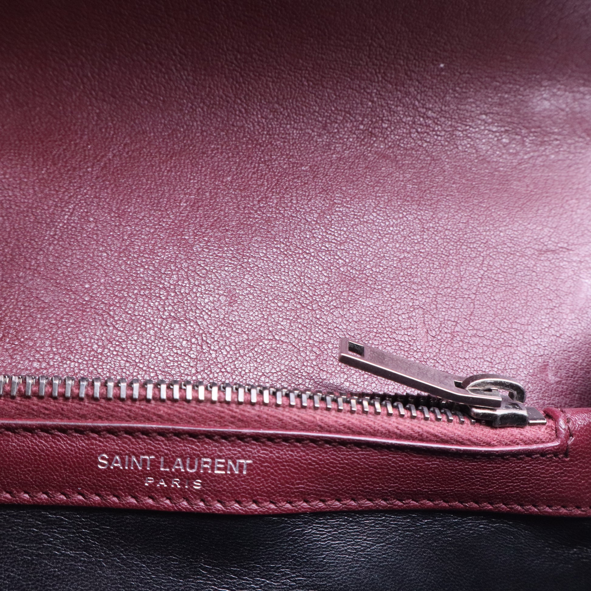Saint Laurent Chevron College B20173