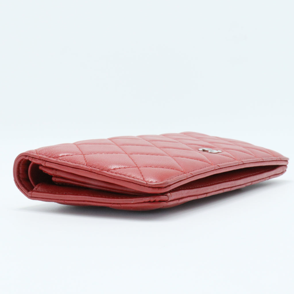 Classic Bi Fold Wallet in Red