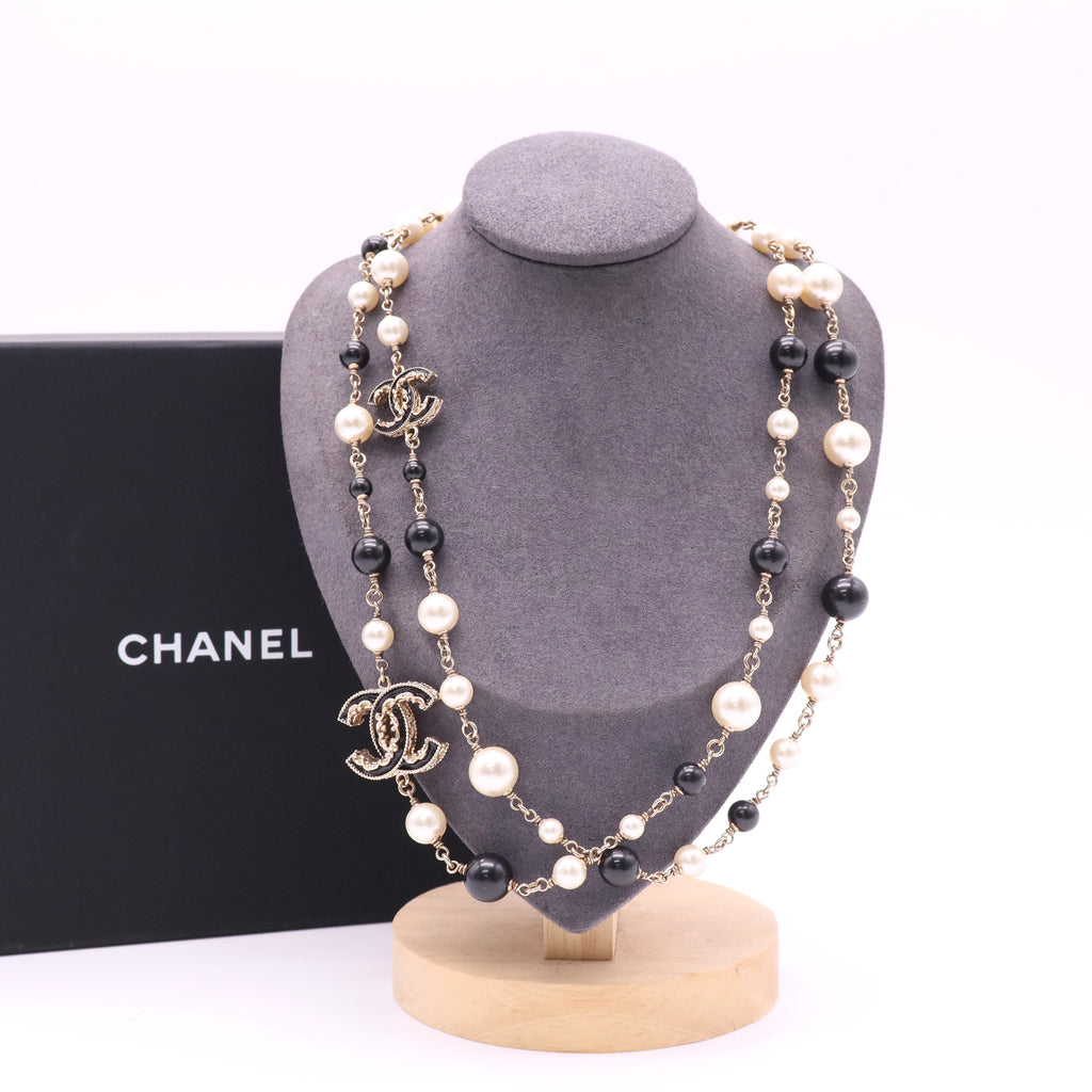 CC Faux Pearl and Black Beads Baroque Sautoir Necklace Twins