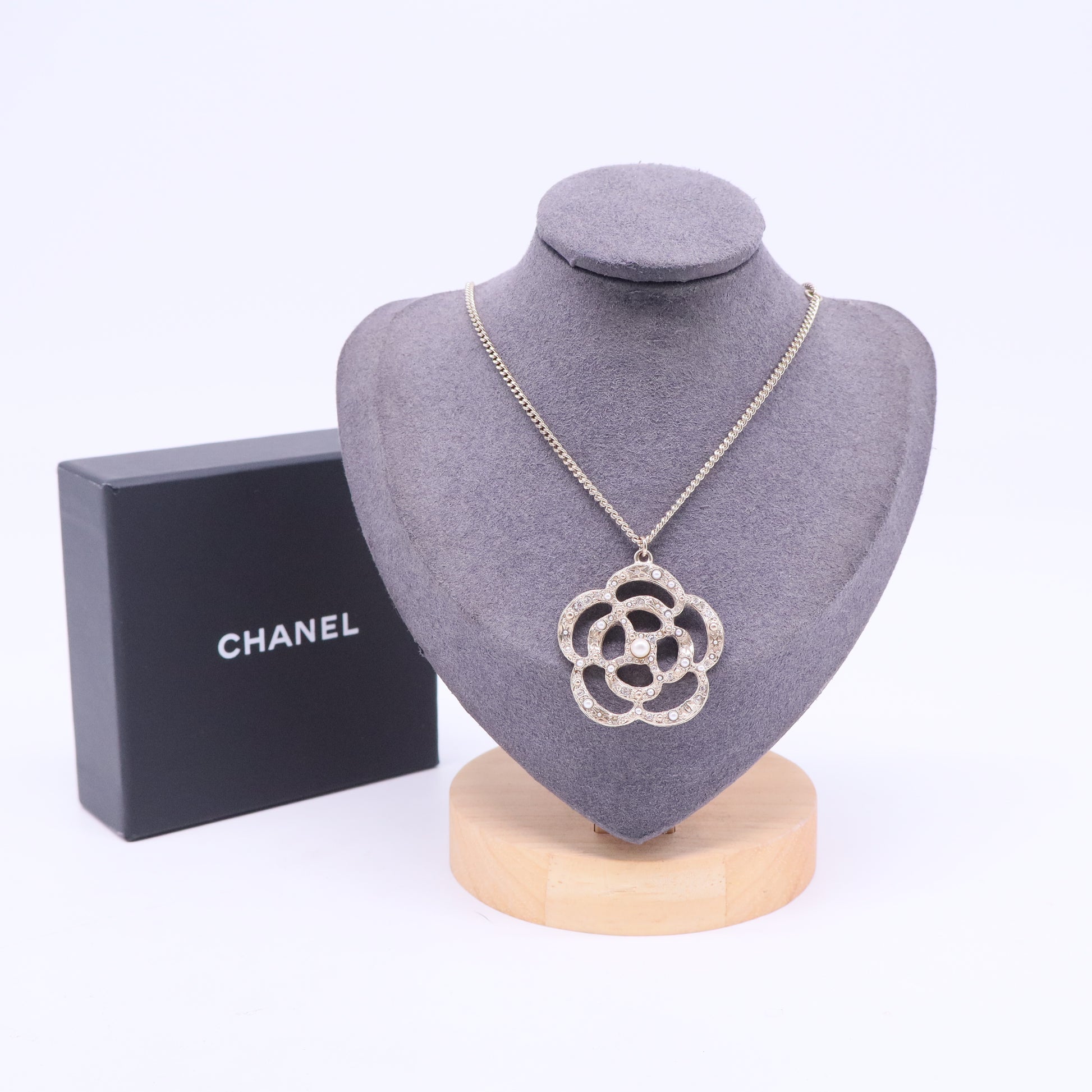 Camellia Rhinestone Necklace W20682