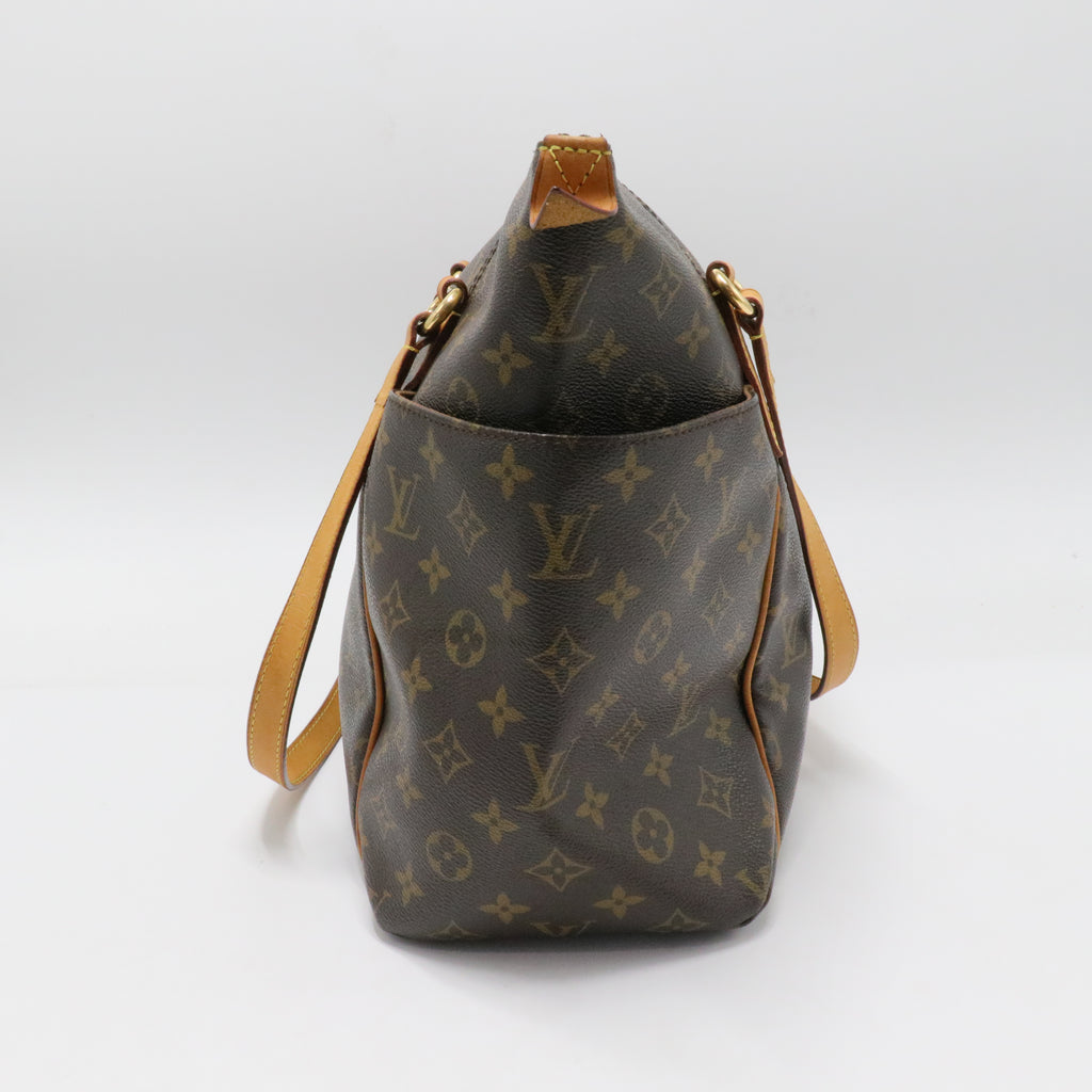 Totally Handbag Monogram Canvas MM