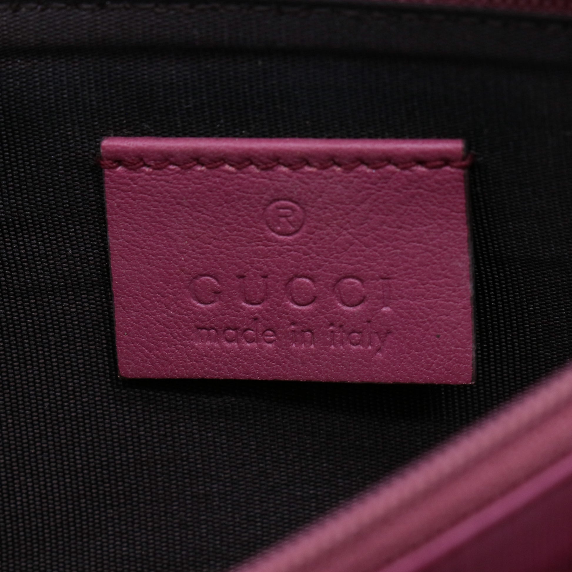Gucci GG Supreme Canvas Zip Around Wallet W21421