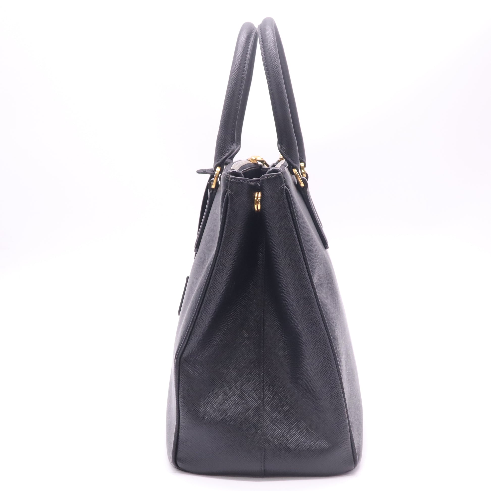 Saffiano Medium Galleria Double Zip Tote Black B23164