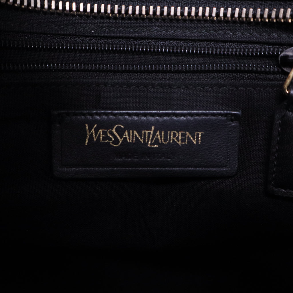 extured Leather Classic Small Cabas Y Bag Black B20762