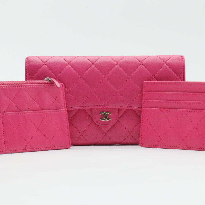 Trifold Classic Flap Wallet Quilted Caviar Medium