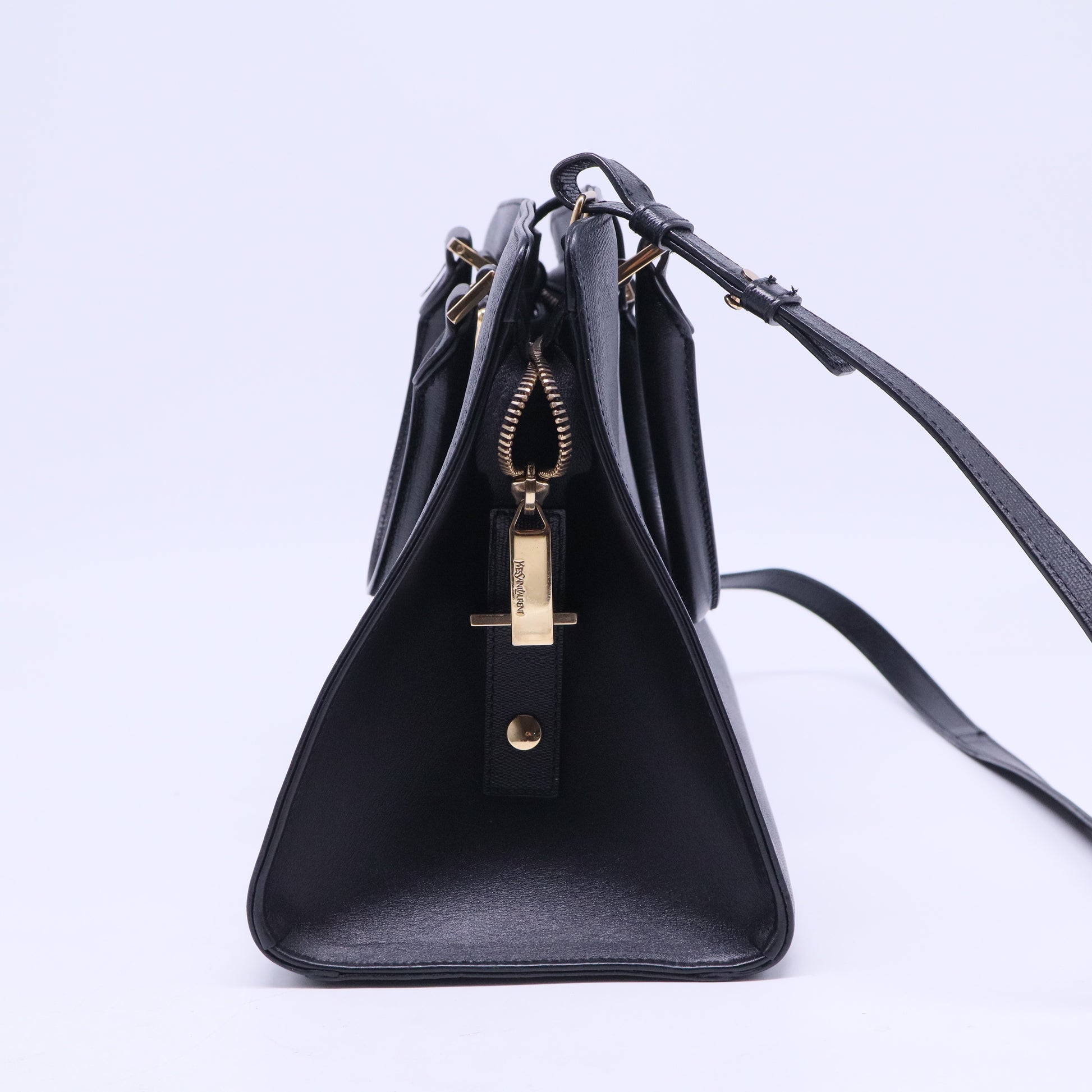 extured Leather Classic Small Cabas Y Bag Black B20762