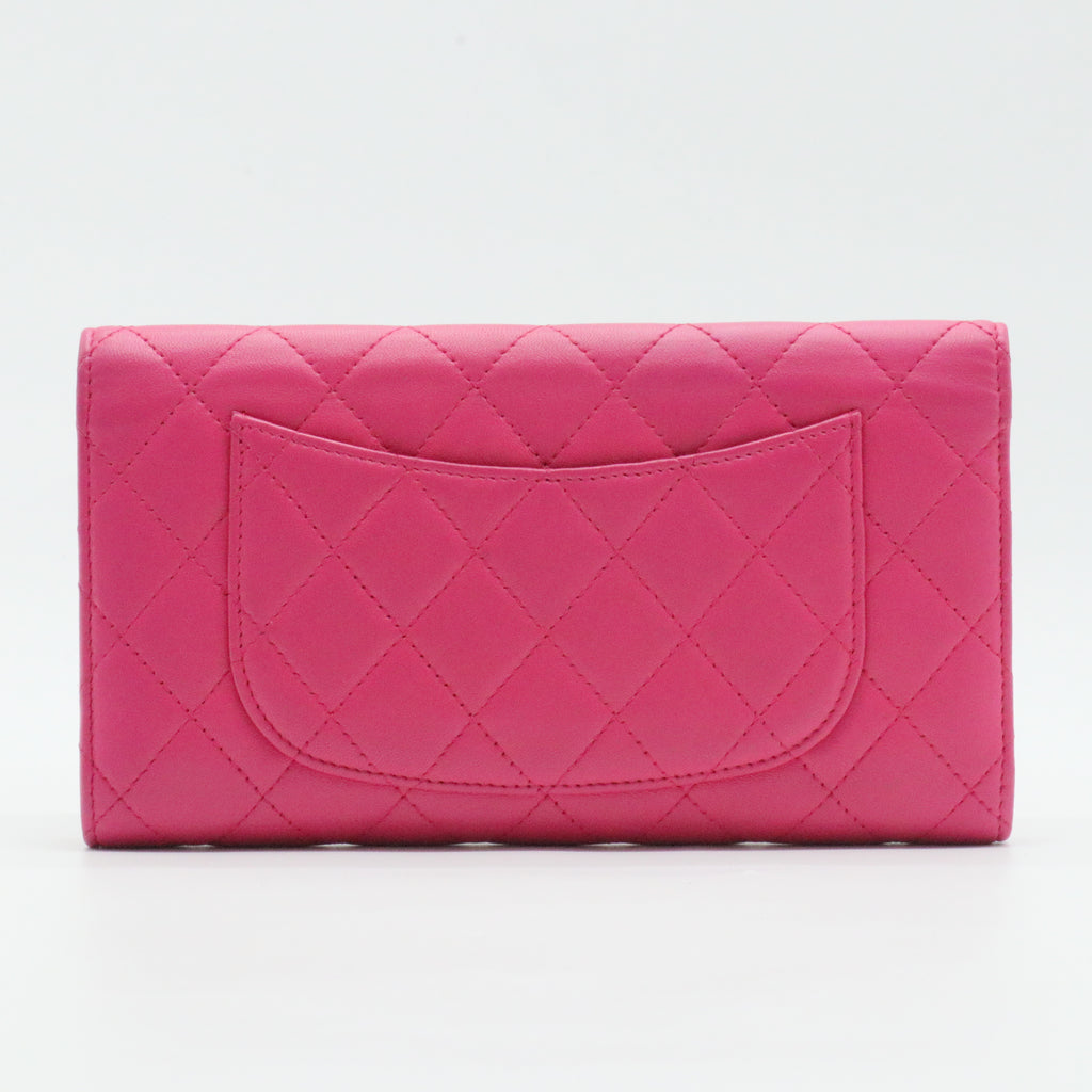 Trifold Classic Flap Wallet Quilted Caviar Medium