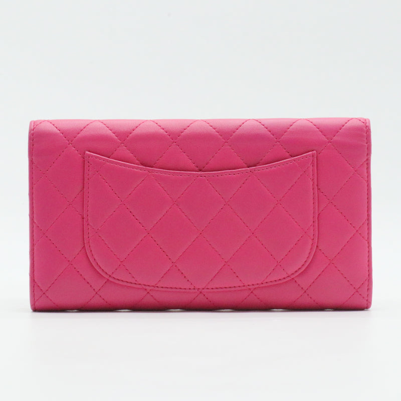 Trifold Classic Flap Wallet Quilted Caviar Medium