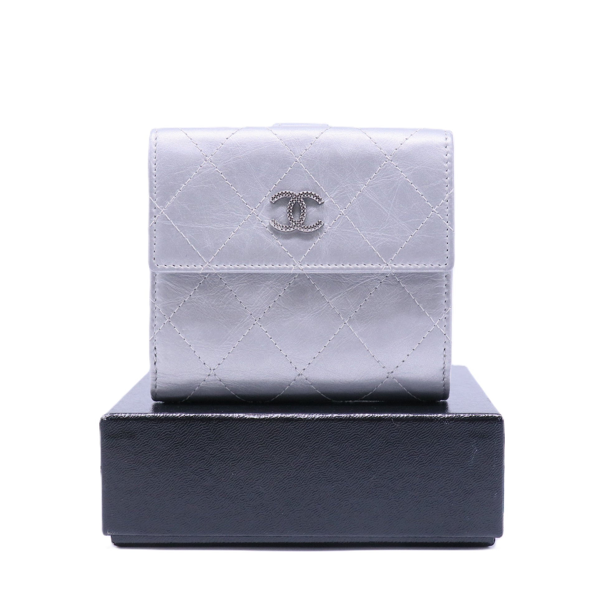 Classic Quilted Small Flap Wallet Dimensions