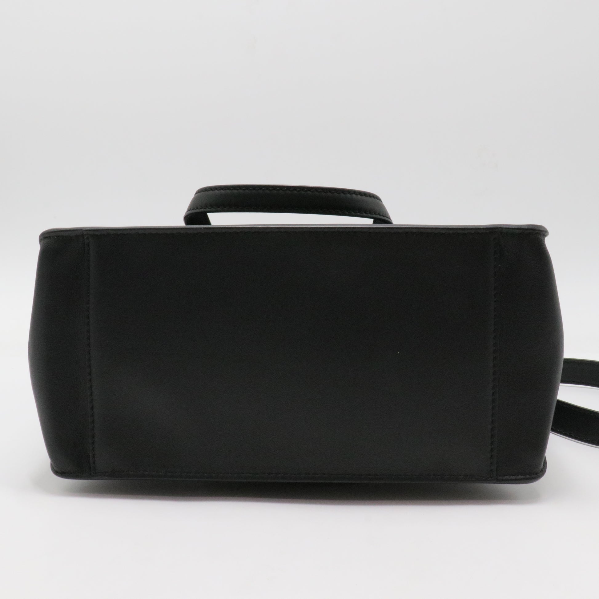 Flip Grace Tote Leather with Zucca Embossed Detail Regular