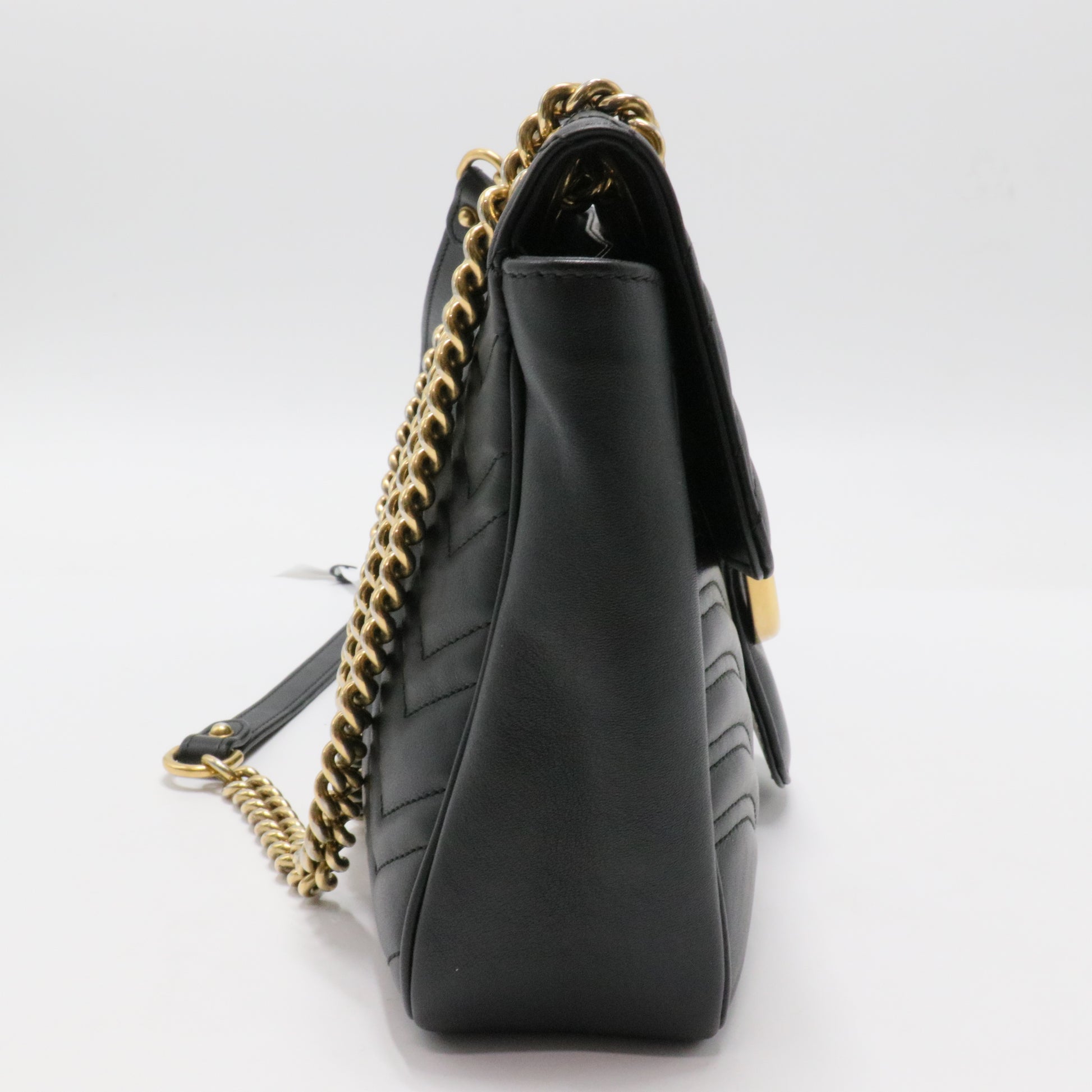 GG Marmont Flap Bag Matelasse Leather Medium