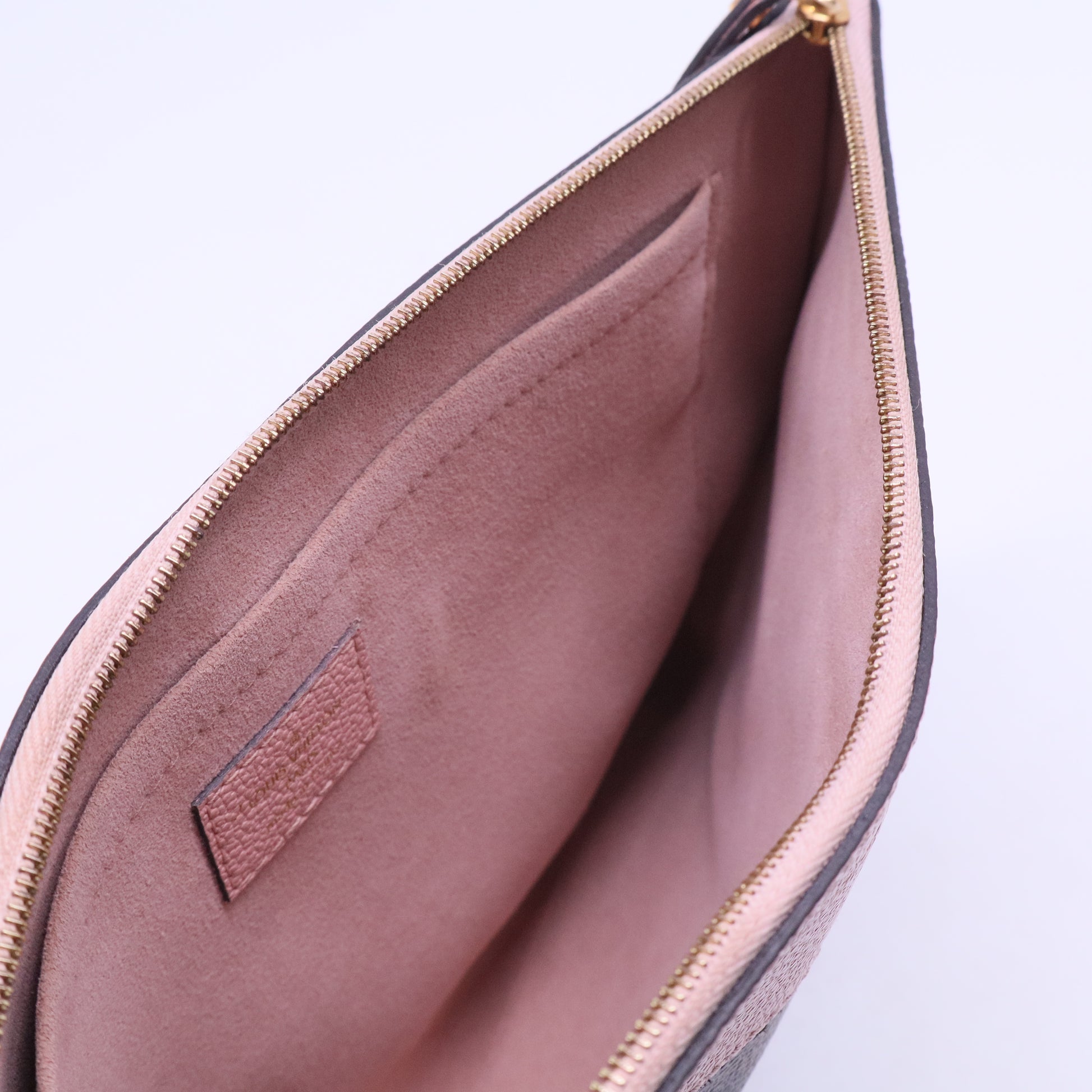 Monogram Daily Pouch Rose Poudre B21044