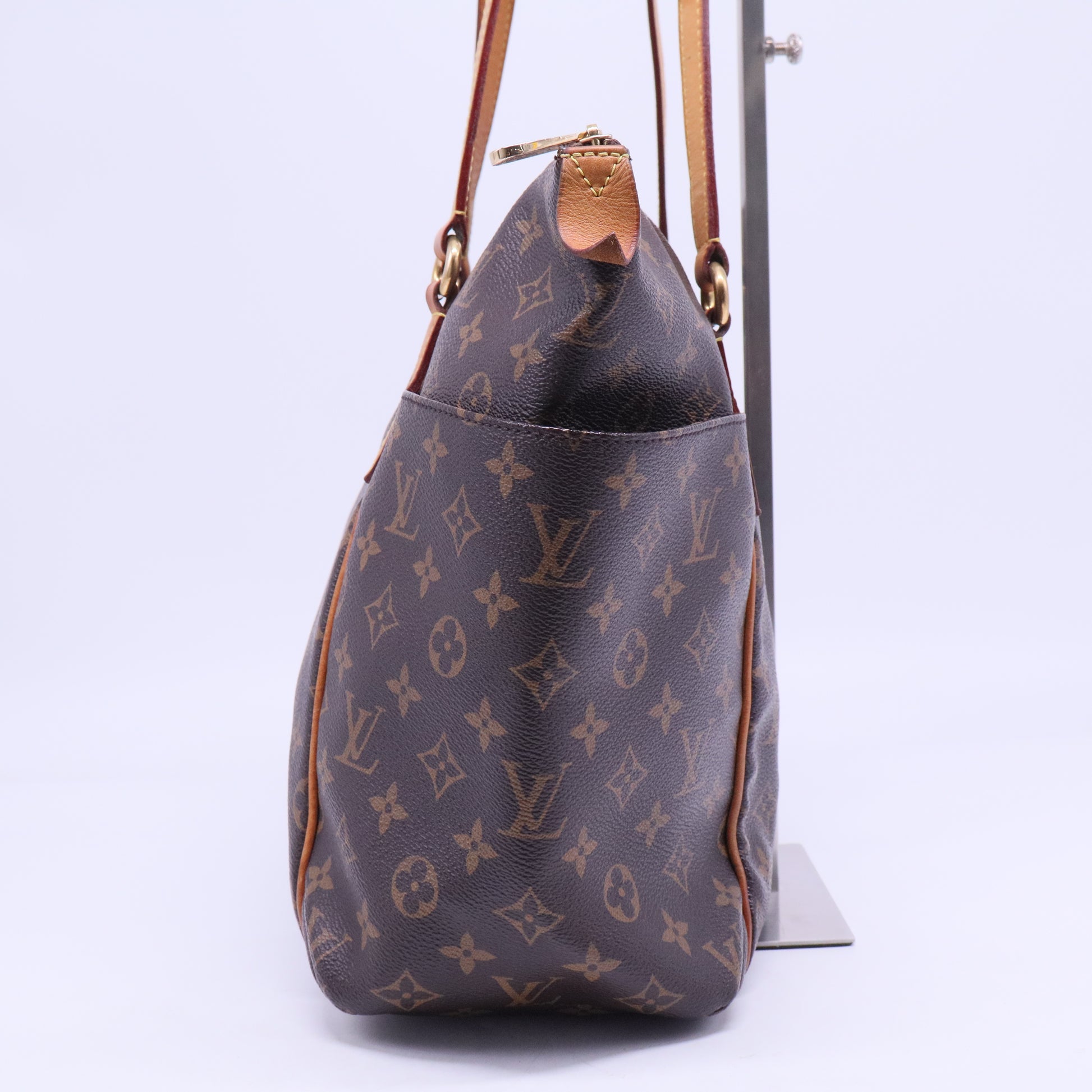 Totally Handbag Monogram Canvas GM B20546