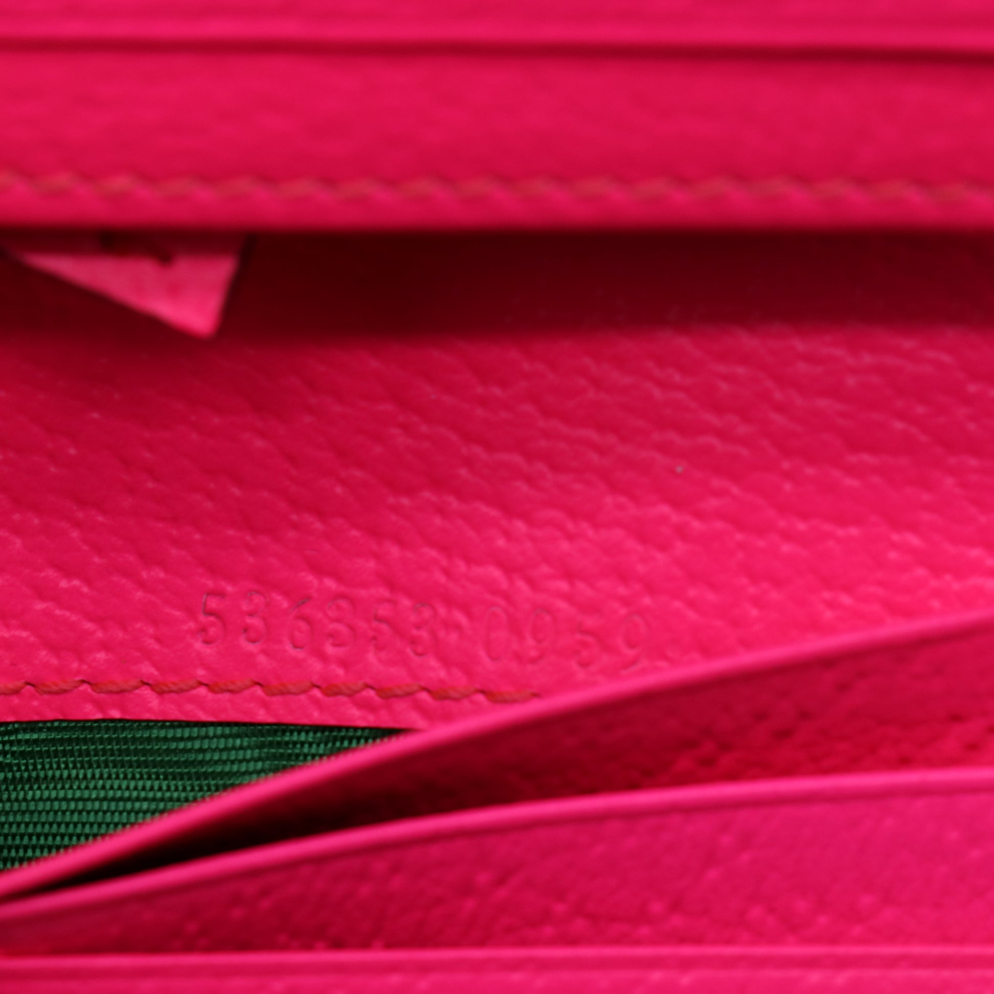Gucci Flora Zumi Compact Wallet W21424