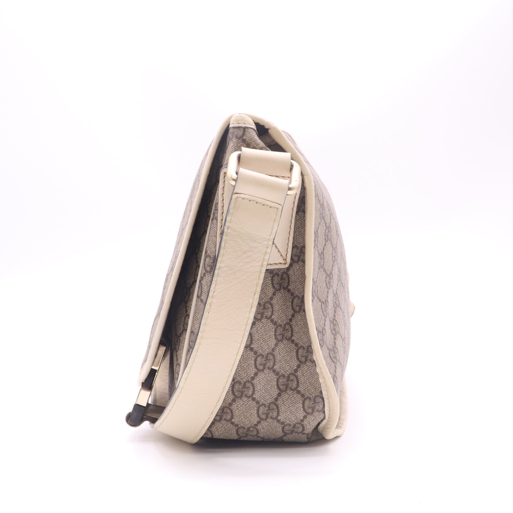 GG Supreme Crossbody Bag B23074