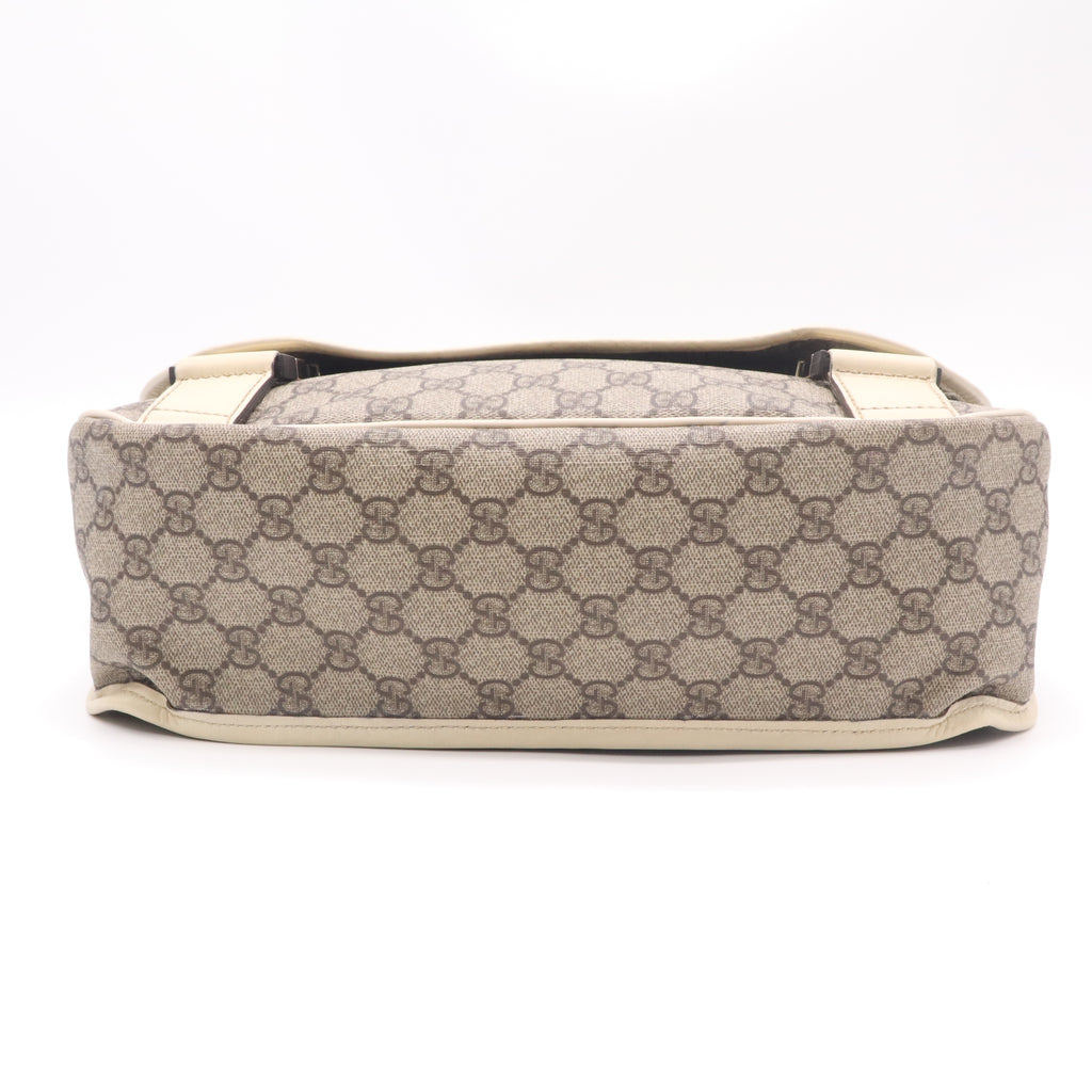 GG Supreme Crossbody Bag B23074